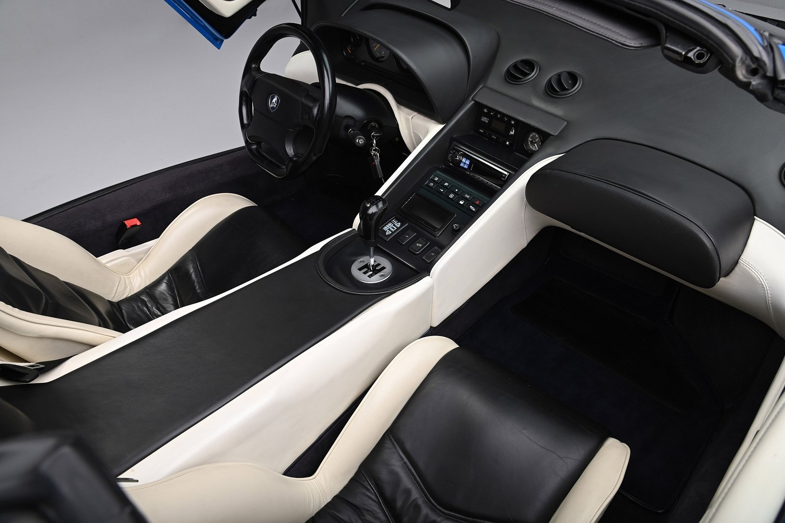 lamborghini,  diablo,  diablo vt,  diablo roadster,  donald trump,  trump,  tong thong my,  sieu xe,  dau gia,  Barrett-Jackson anh 11