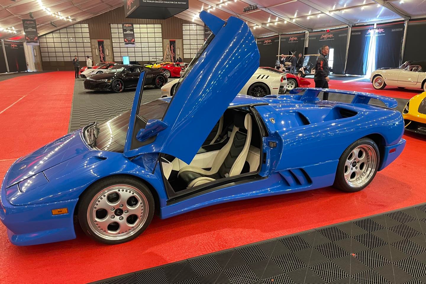 lamborghini,  diablo,  diablo vt,  diablo roadster,  donald trump,  trump,  tong thong my,  sieu xe,  dau gia,  Barrett-Jackson anh 12