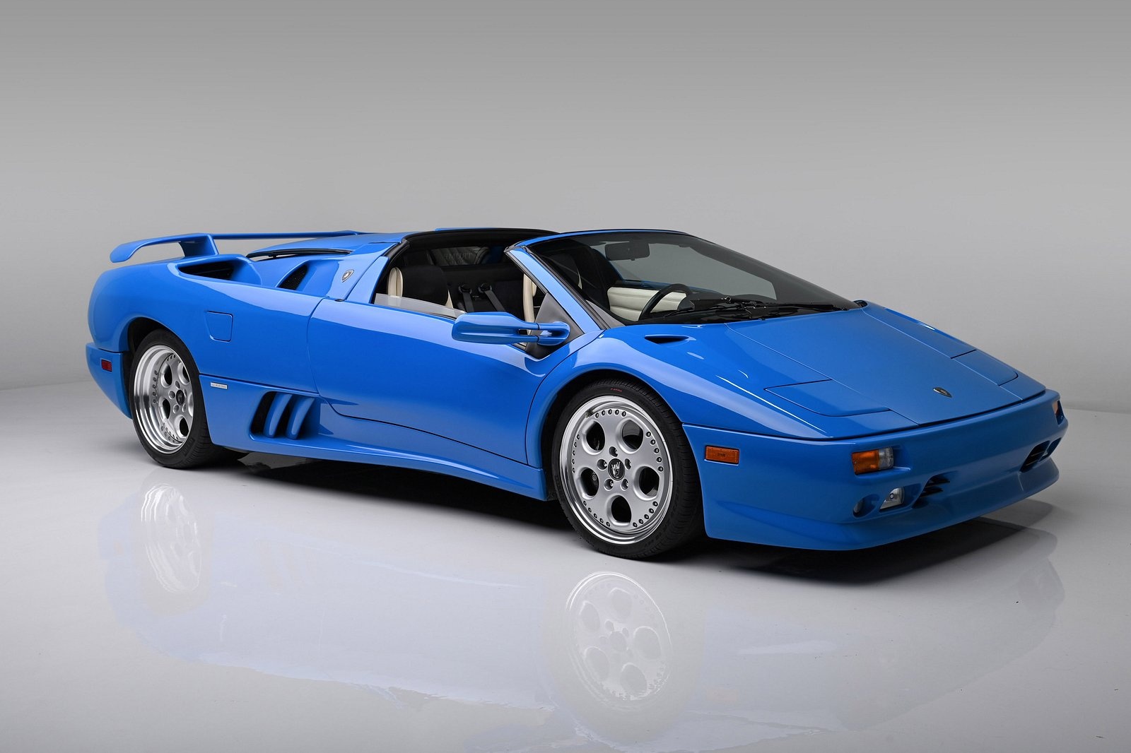 lamborghini,  diablo,  diablo vt,  diablo roadster,  donald trump,  trump,  tong thong my,  sieu xe,  dau gia,  Barrett-Jackson anh 8
