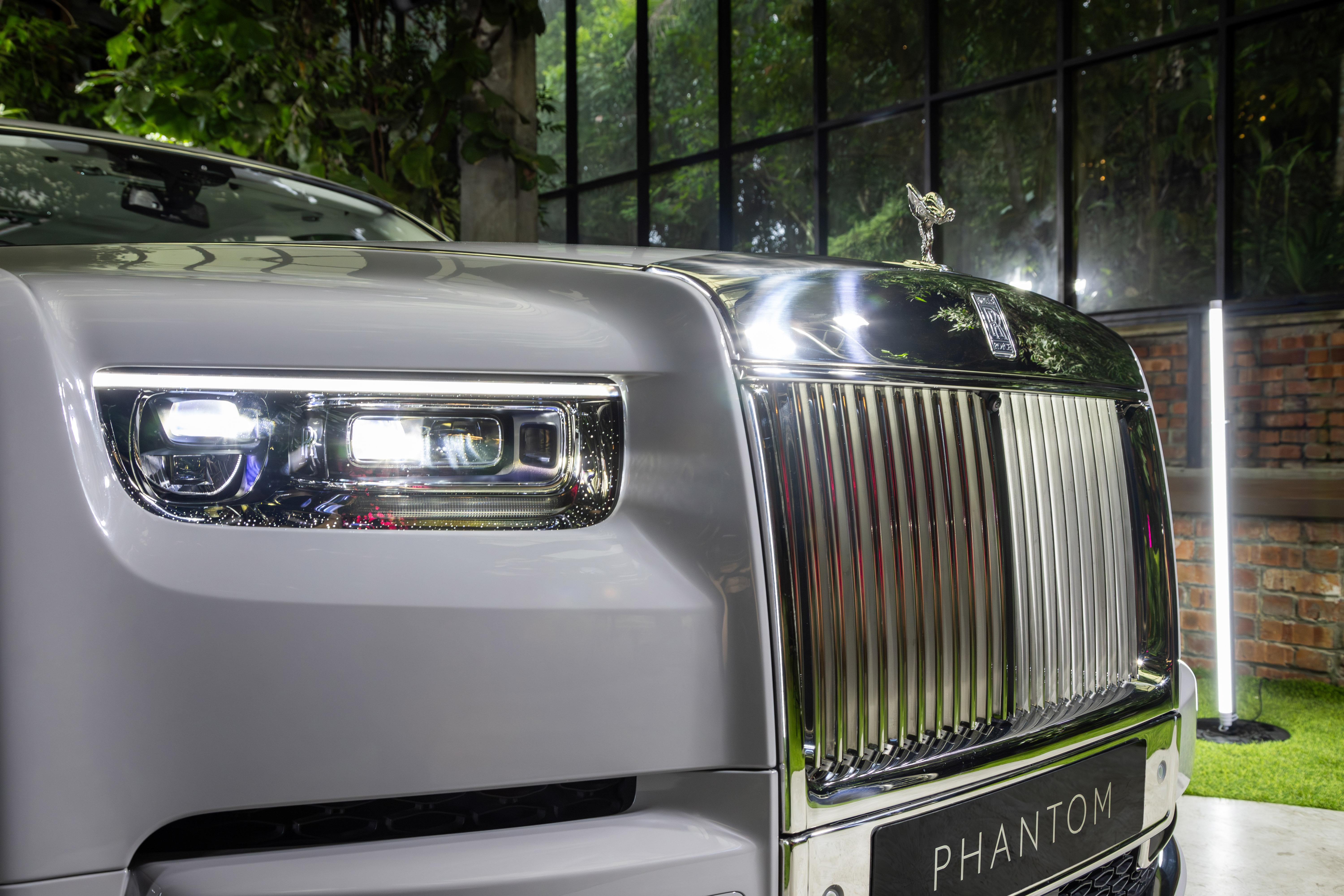 rolls-royce,  phantom phantom series ii,  siêu sang,  xe siêu sang,  sedan,  bentley,  mercedes,  maybach,  malaysia ảnh 4 rolls-royce,  phantom phantom series ii,  sieu sang,  xe sieu sang,  sedan,  bentley,  mercedes,  maybach,  malaysia anh 4