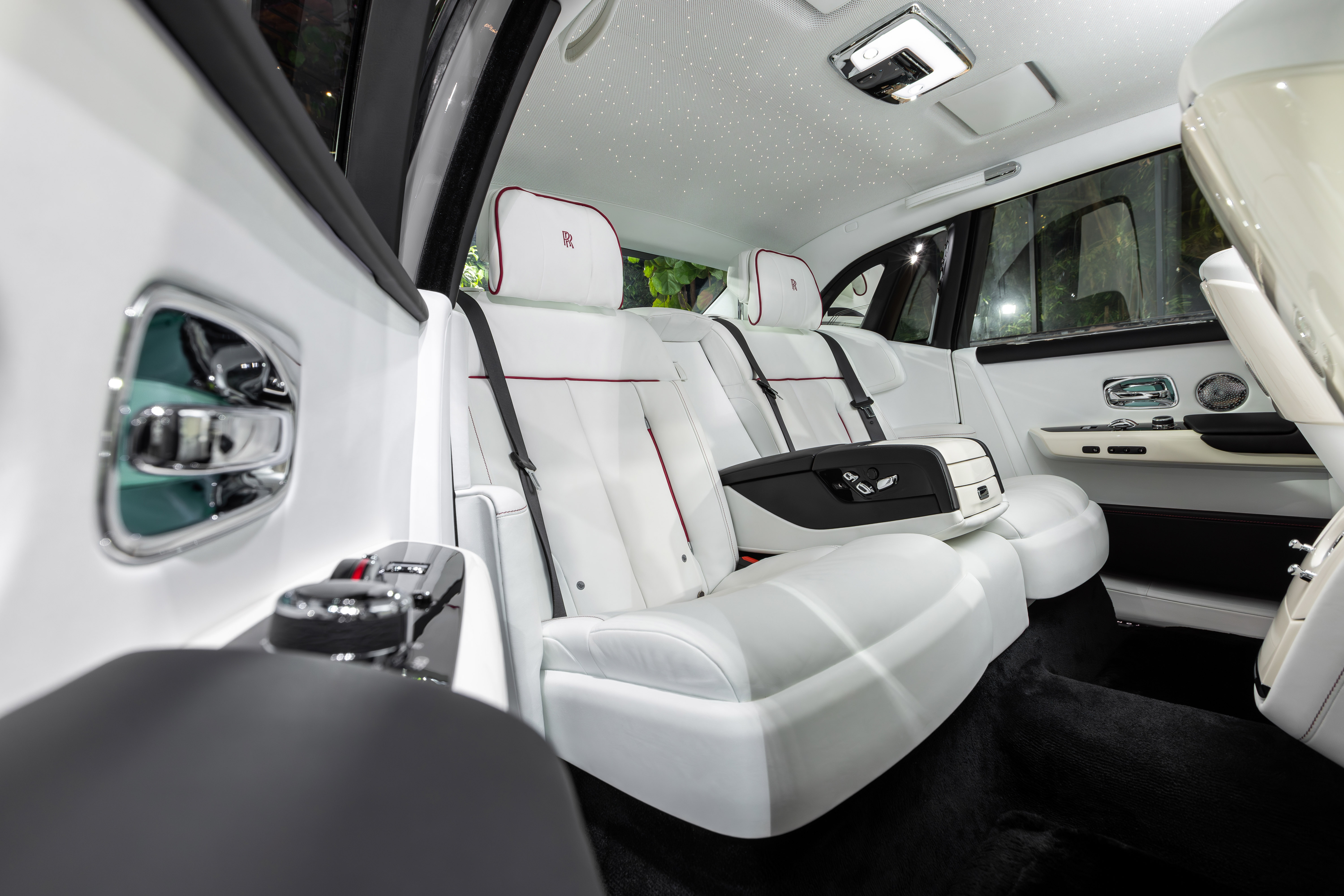 rolls-royce,  phantom phantom series ii,  siêu sang,  xe siêu sang,  sedan,  bentley,  mercedes,  maybach,  malaysia ảnh 12 rolls-royce,  phantom phantom series ii,  sieu sang,  xe sieu sang,  sedan,  bentley,  mercedes,  maybach,  malaysia anh 12