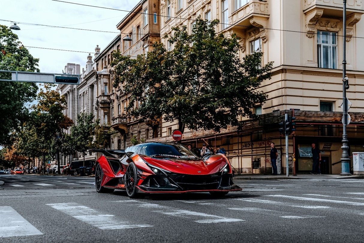 nham thin 2012,  giap thin 2024,  rong,  sieu xe,  xe sang,  rolls-royce,  bugatti,  mclaren,  jeep,  aston martin,  ferrari,  koenigsegg,  pagani anh 24