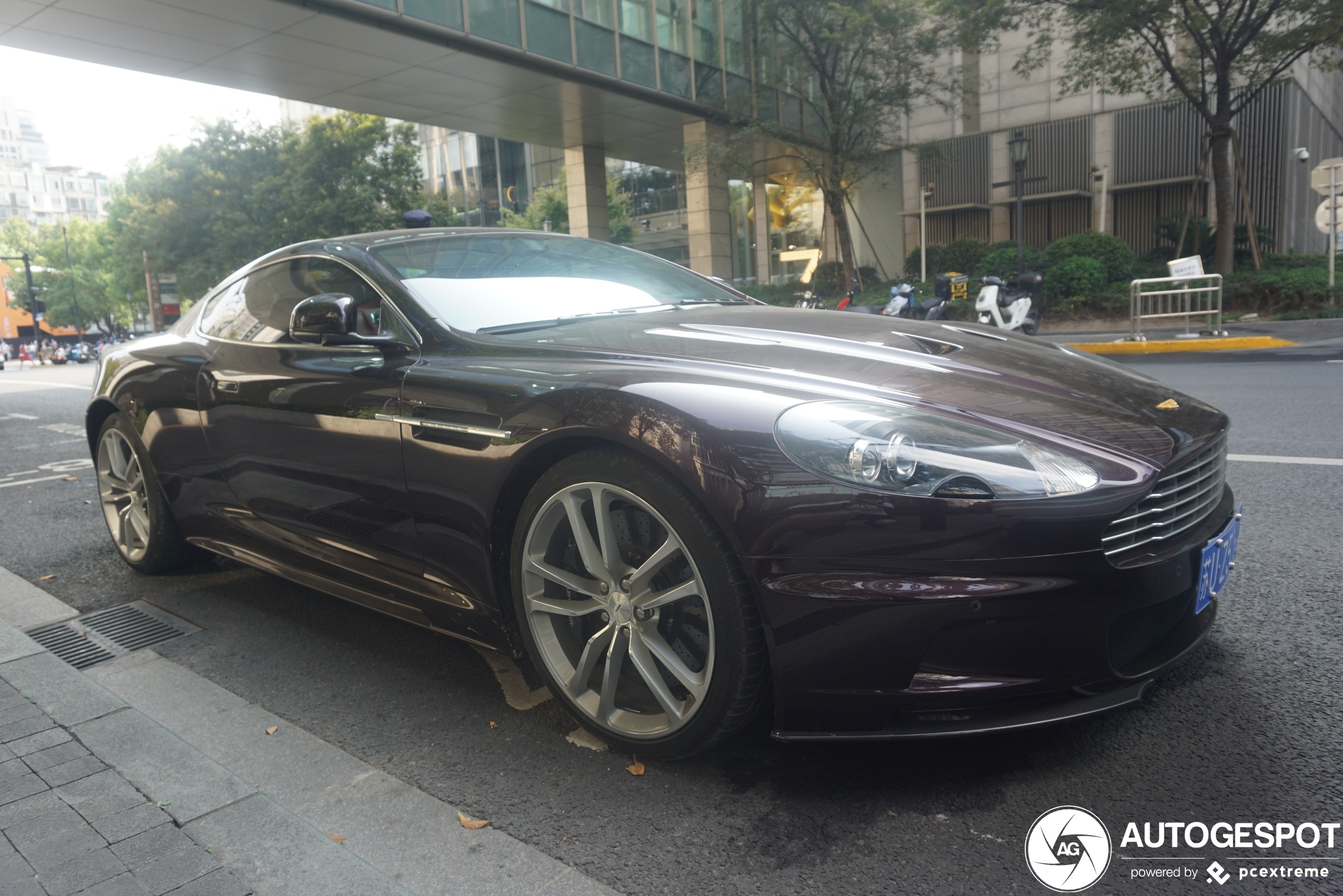 nham thin 2012,  giap thin 2024,  rong,  sieu xe,  xe sang,  rolls-royce,  bugatti,  mclaren,  jeep,  aston martin,  ferrari,  koenigsegg,  pagani anh 39