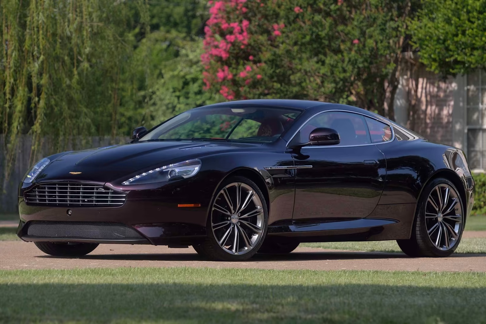 nham thin 2012,  giap thin 2024,  rong,  sieu xe,  xe sang,  rolls-royce,  bugatti,  mclaren,  jeep,  aston martin,  ferrari,  koenigsegg,  pagani anh 43