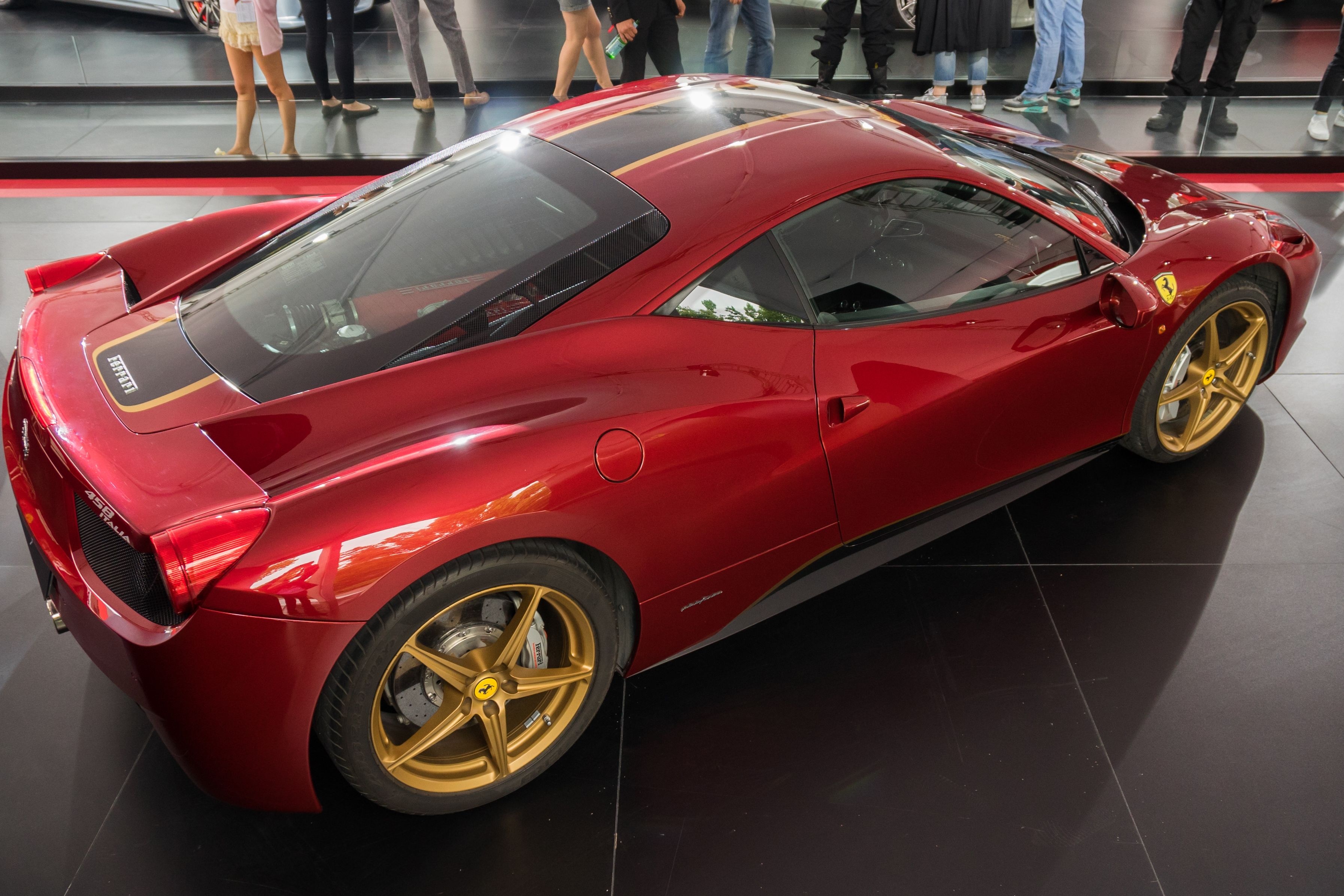 nham thin 2012,  giap thin 2024,  rong,  sieu xe,  xe sang,  rolls-royce,  bugatti,  mclaren,  jeep,  aston martin,  ferrari,  koenigsegg,  pagani anh 33