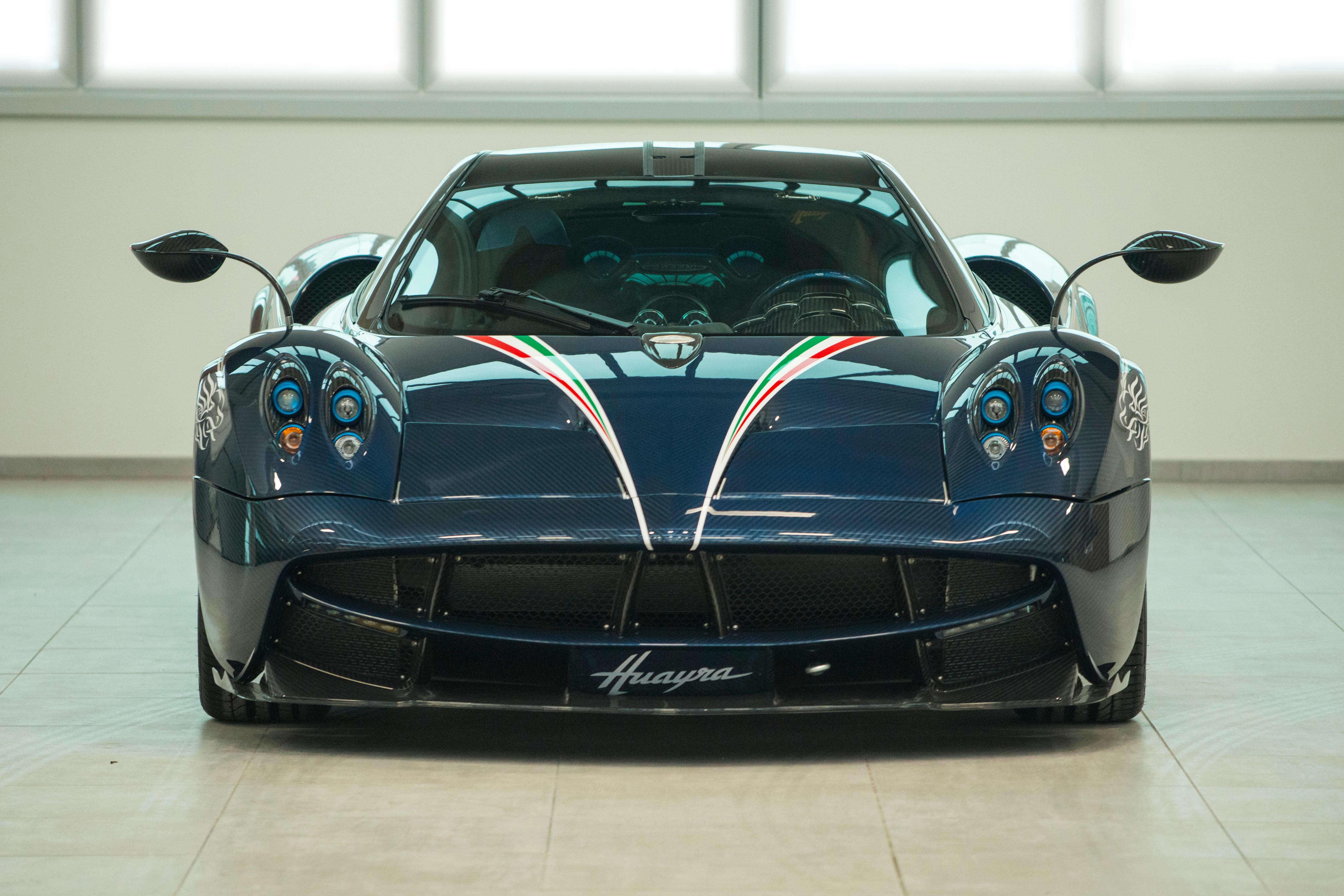 nham thin 2012,  giap thin 2024,  rong,  sieu xe,  xe sang,  rolls-royce,  bugatti,  mclaren,  jeep,  aston martin,  ferrari,  koenigsegg,  pagani anh 10