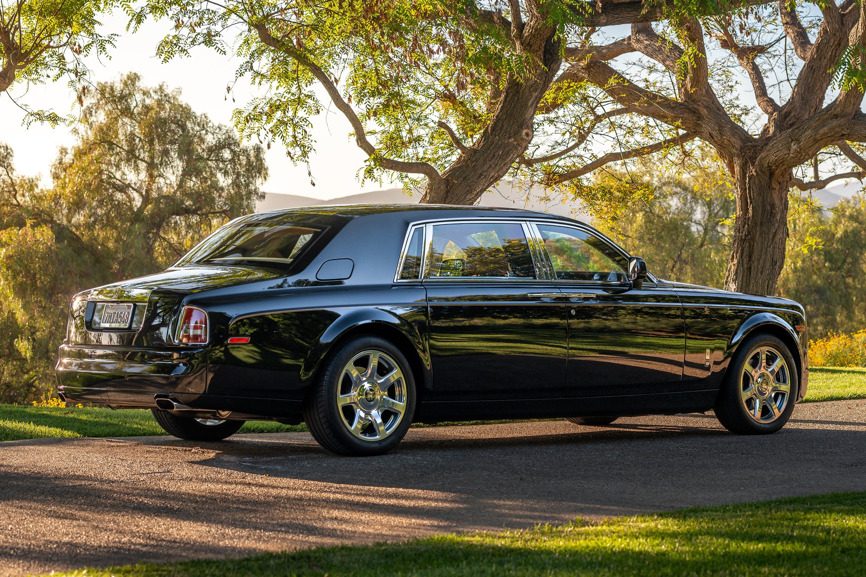 nham thin 2012,  giap thin 2024,  rong,  sieu xe,  xe sang,  rolls-royce,  bugatti,  mclaren,  jeep,  aston martin,  ferrari,  koenigsegg,  pagani anh 62