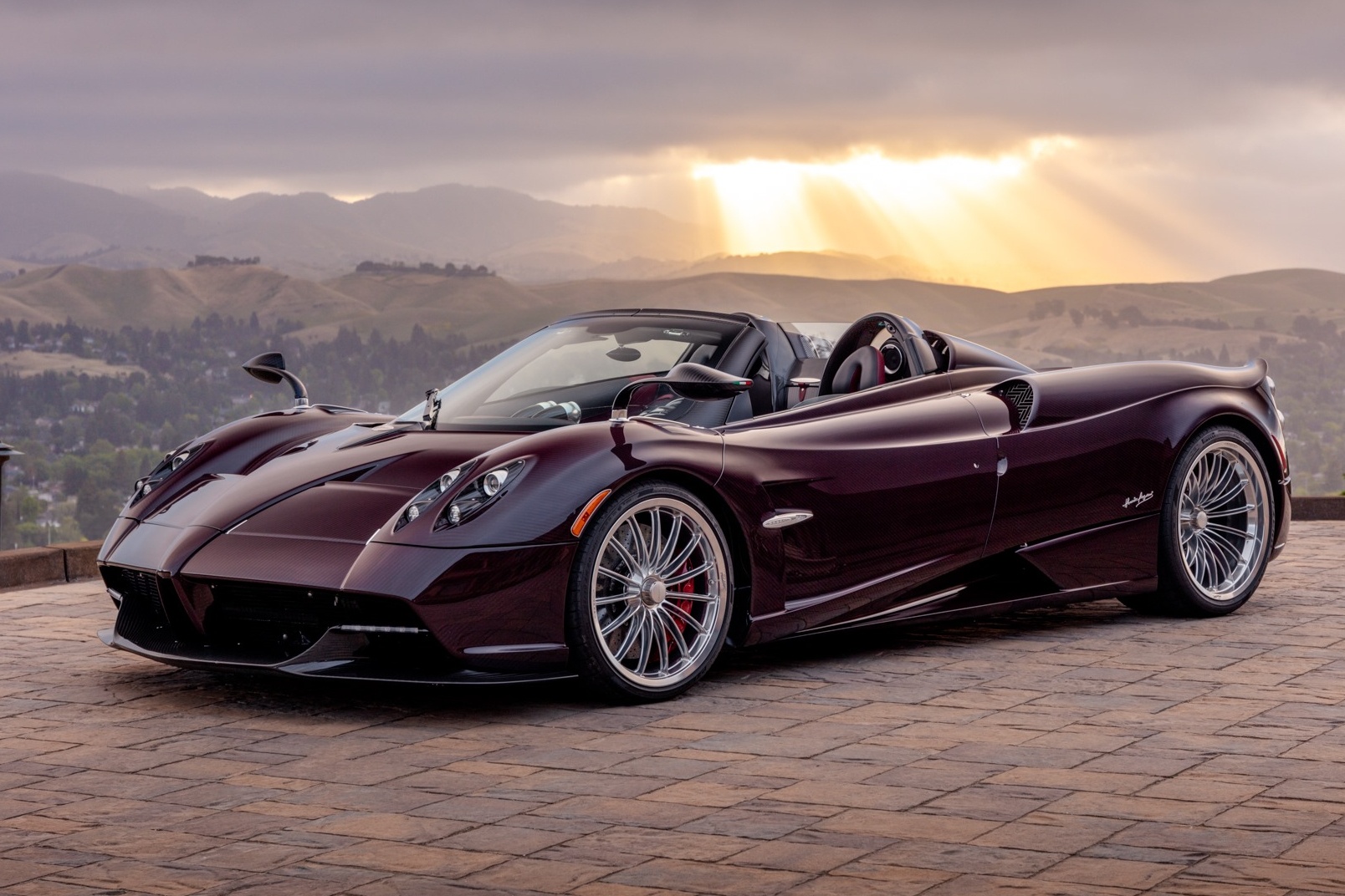 Chiec sieu xe Pagani Huayra Roadster dac biet da lan banh 68.000 km hinh anh