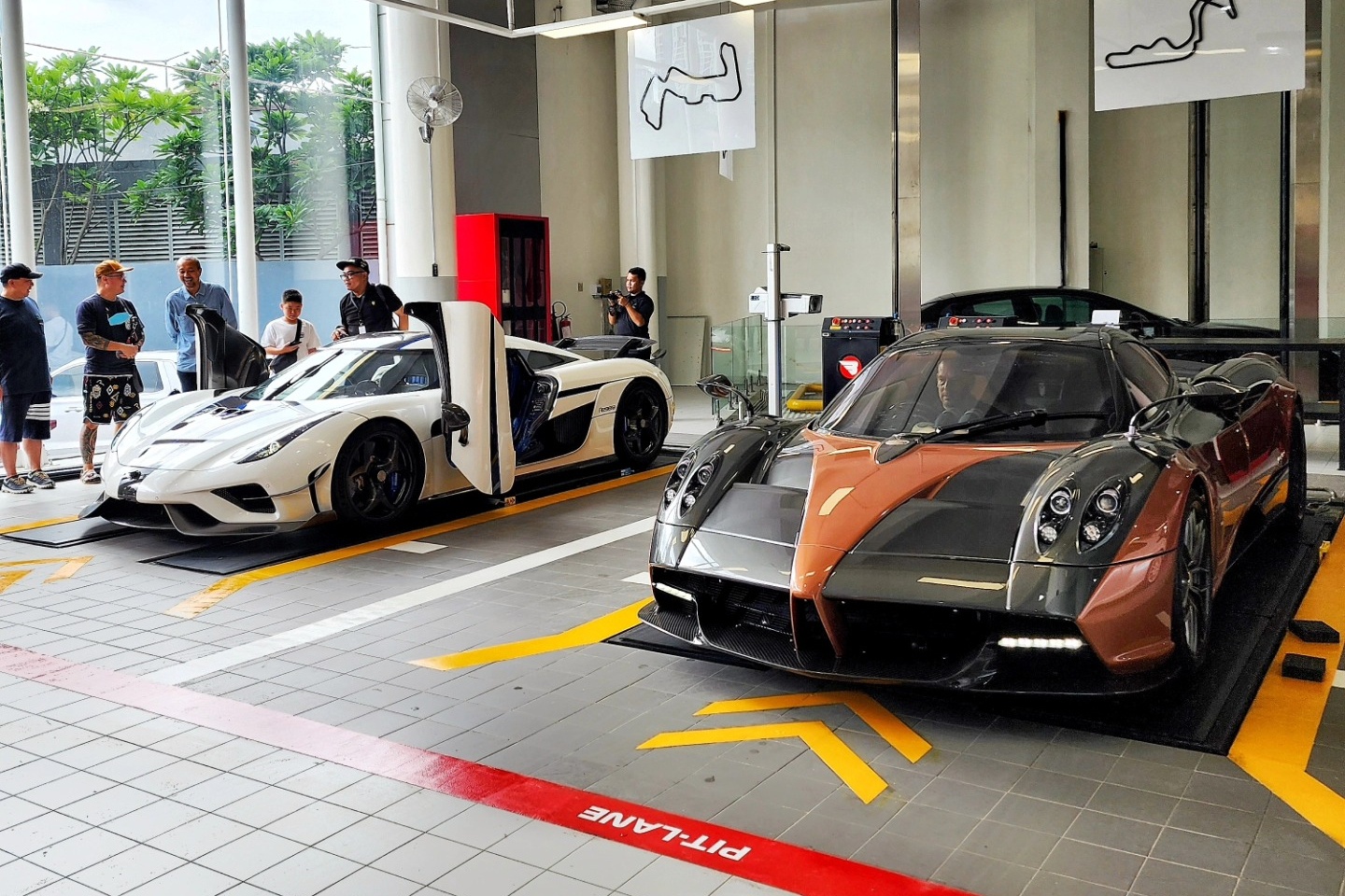 koenigsegg,  regera,  agera,  jesko,  ccx,  indonesia,  sieu xe,  supercar,  hypercar,  pagani,  huayra,  zonda,  utopia,  huayra roadster anh 15