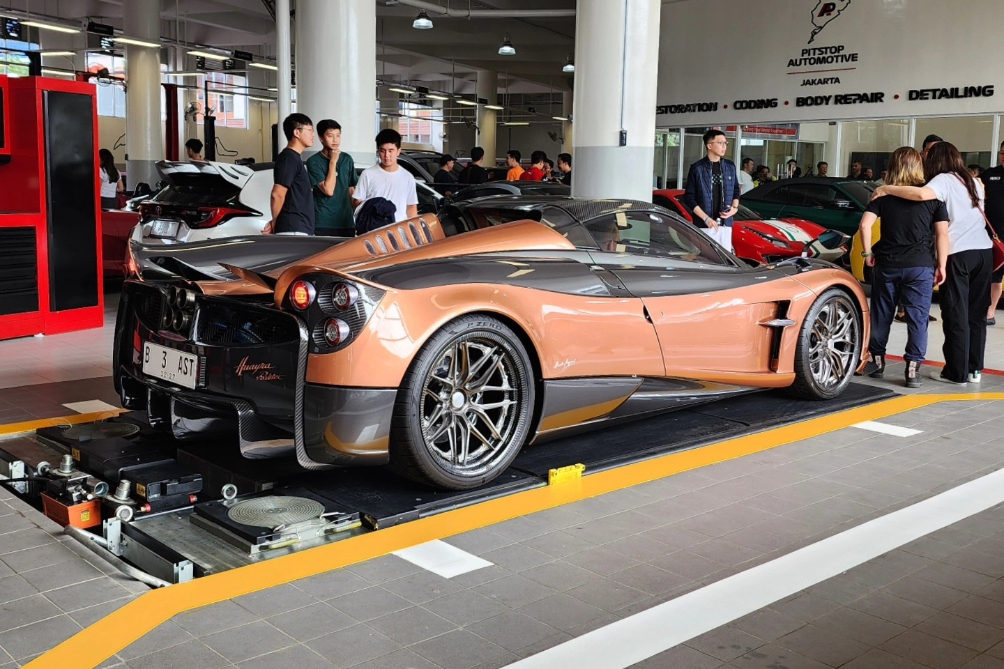 koenigsegg,  regera,  agera,  jesko,  ccx,  indonesia,  sieu xe,  supercar,  hypercar,  pagani,  huayra,  zonda,  utopia,  huayra roadster anh 18