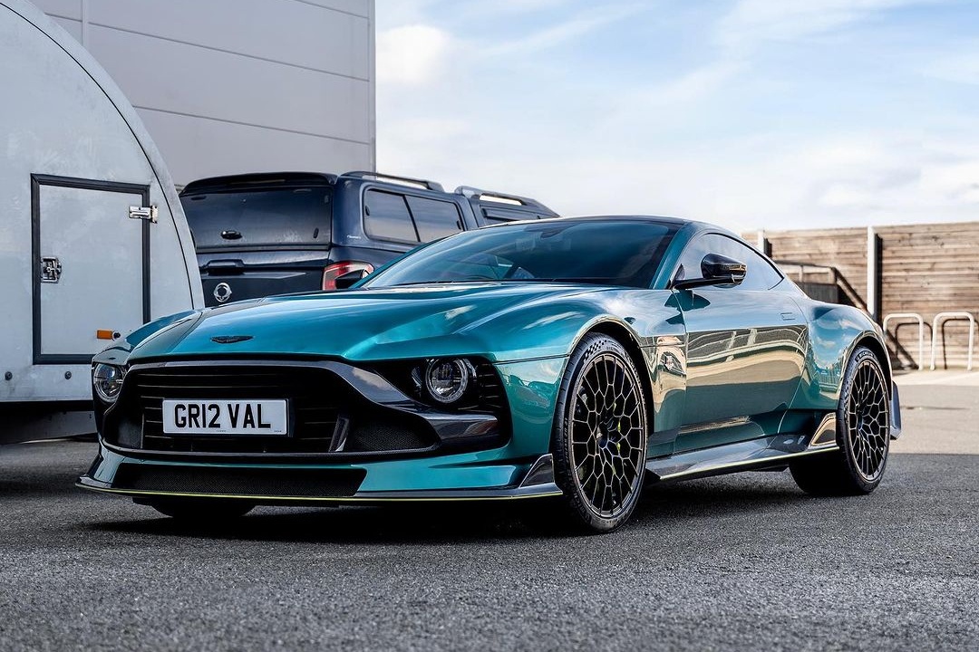 aston,  martin,  aston martin,  valour,  aston martin valour,  Gordon Ramsay,  siêu xe,  dbr22 ảnh 14 aston,  martin,  aston martin,  valour,  aston martin valour,  Gordon Ramsay,  sieu xe,  dbr22 anh 14