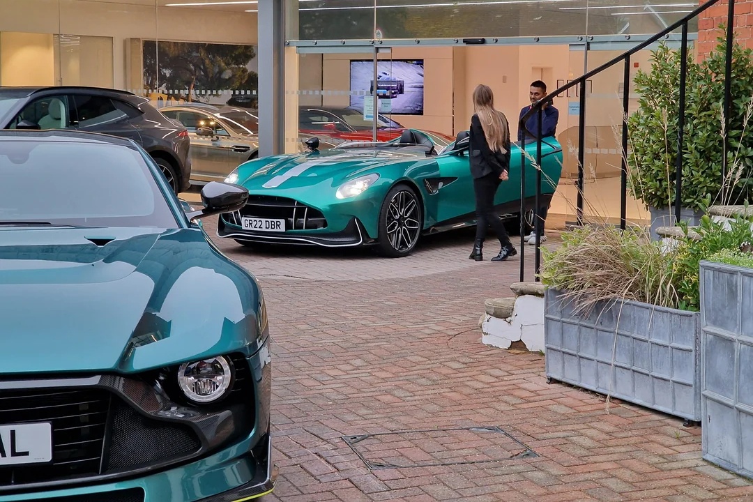 aston,  martin,  aston martin,  valour,  aston martin valour,  Gordon Ramsay,  siêu xe,  dbr22 ảnh 3 aston,  martin,  aston martin,  valour,  aston martin valour,  Gordon Ramsay,  sieu xe,  dbr22 anh 3