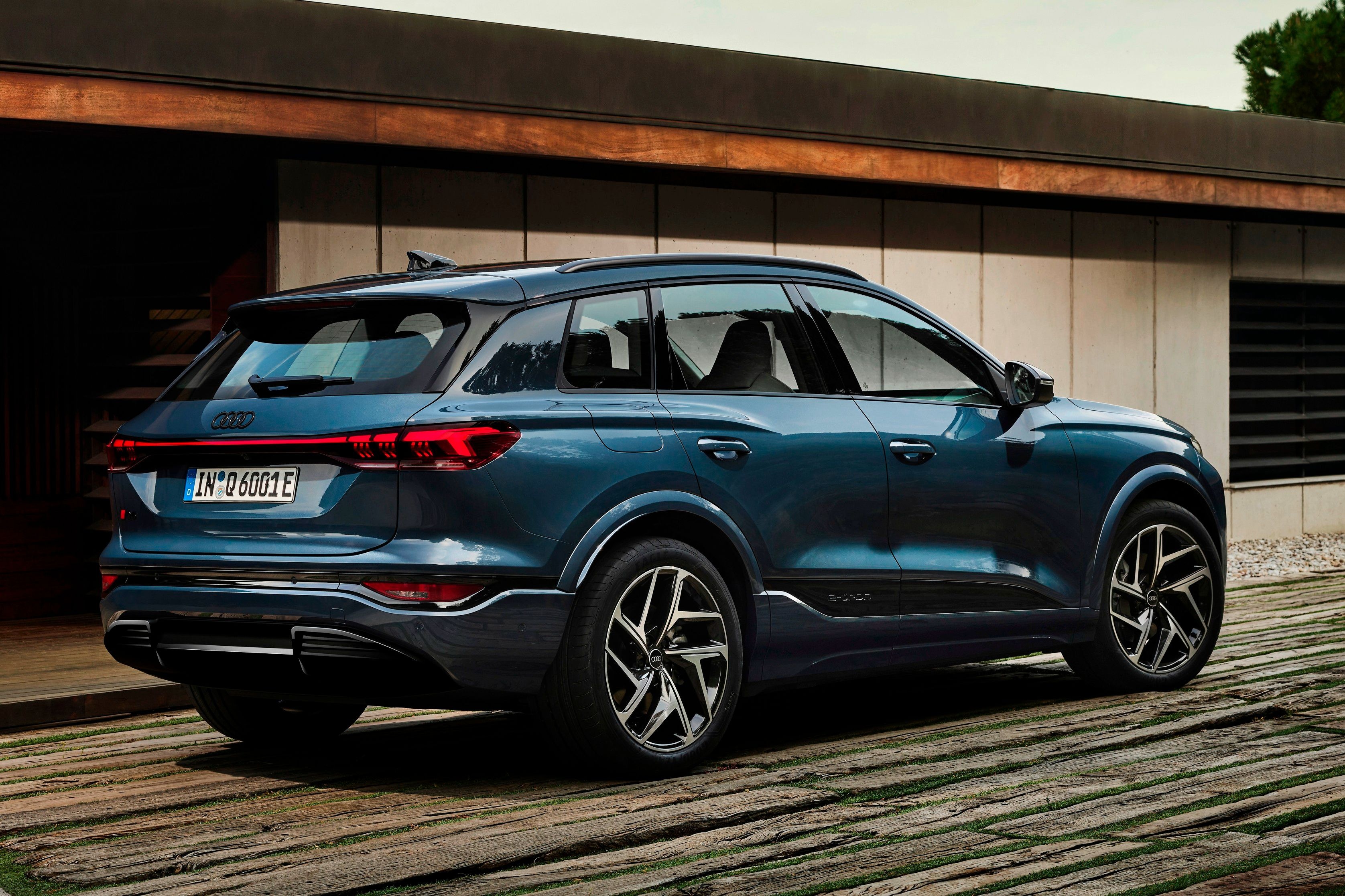 audi,  e-tron,  ev,  xe dien,  porsche macan,  macan,  macan ev,  macan electric,  q6,  q6 e-tron,  audi q6 e-tron,  suv anh 14