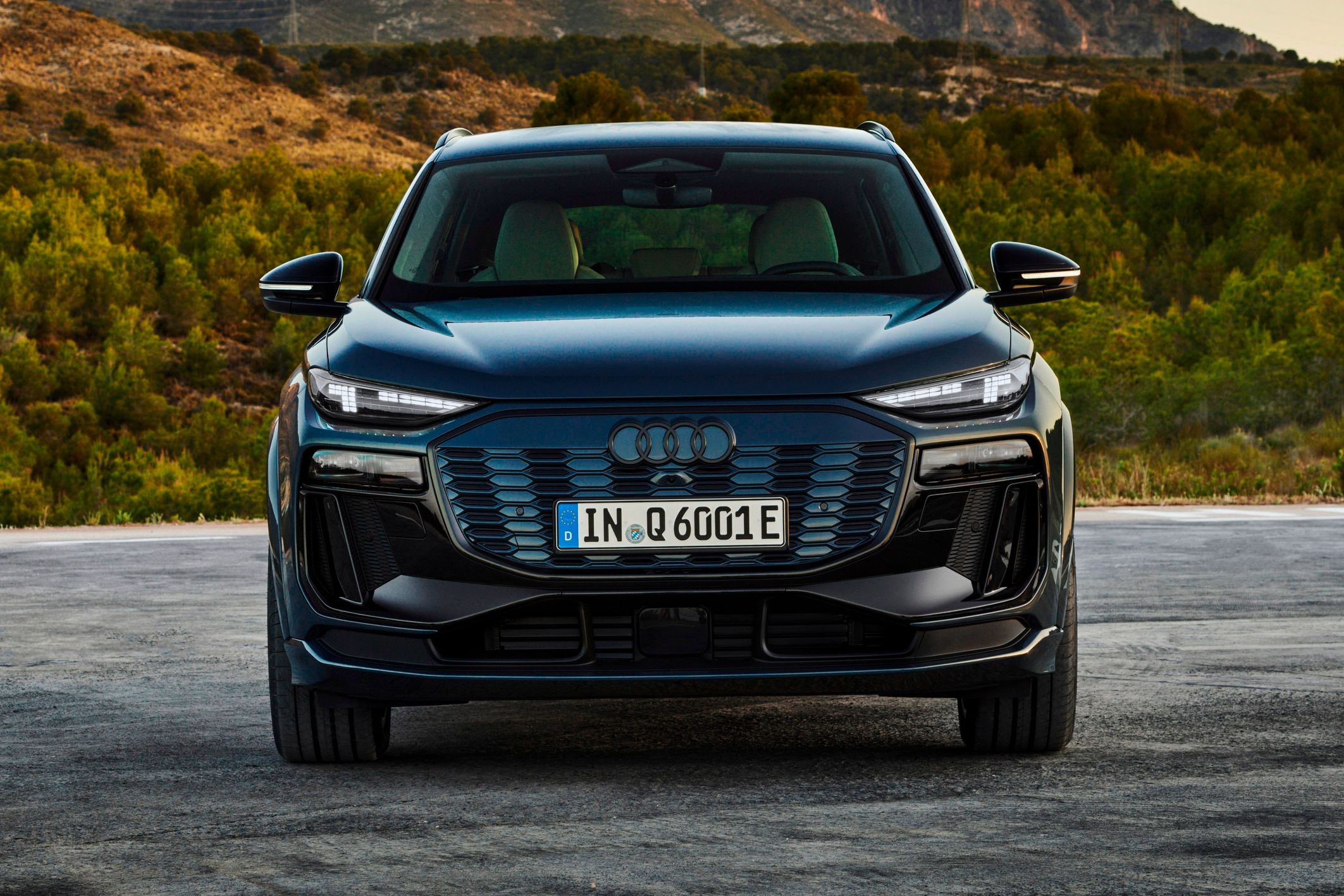 audi,  e-tron,  ev,  xe dien,  porsche macan,  macan,  macan ev,  macan electric,  q6,  q6 e-tron,  audi q6 e-tron,  suv anh 3