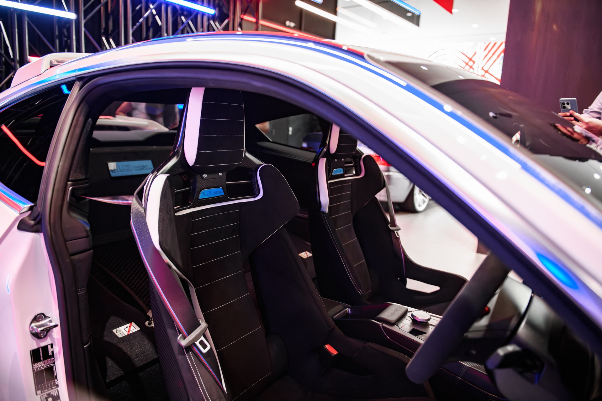 bmw,  csl,  bmw m,  bmw m4,  m4,  m4 csl,  bmw 3.0 csl,  gioi han,  batmobile,  singapore anh 7