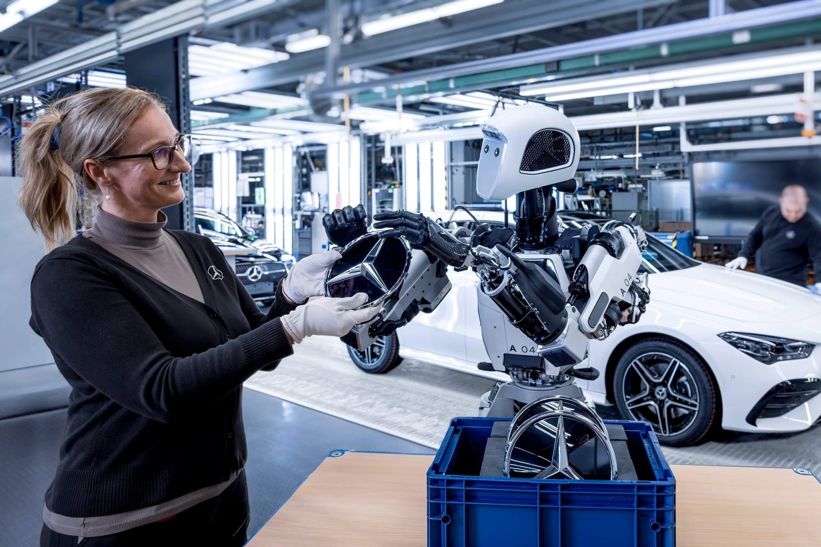 robot,  lắp ráp xe,  robot hình người,  mercedes-benz,  mercedes,  bmw,  tesla ảnh 2 robot,  lap rap xe,  robot hinh nguoi,  mercedes-benz,  mercedes,  bmw,  tesla anh 2