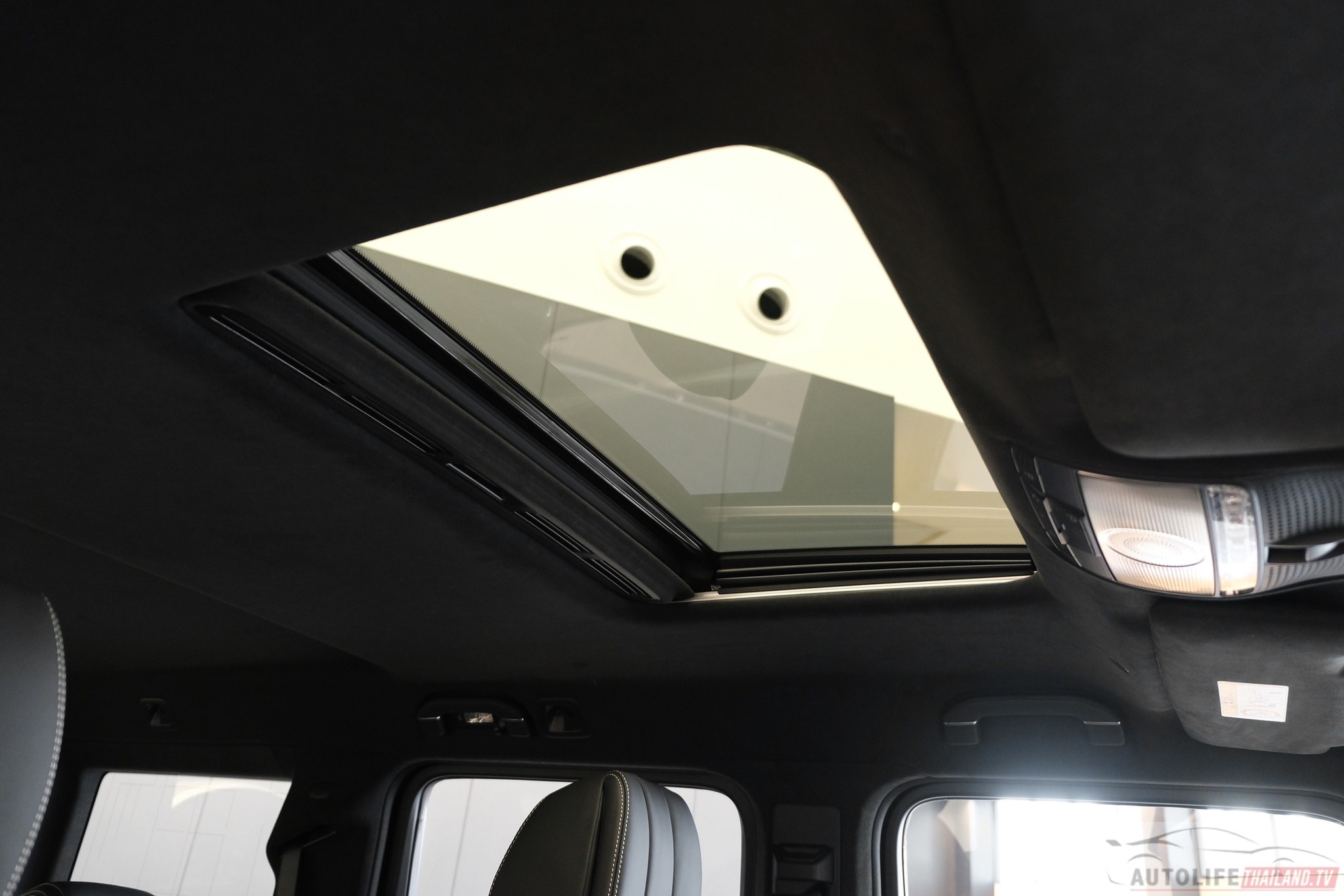 thái lan,  g63,  g63 grand edition,  g 63,  g 63 grand edition,  mercedes-benz,  mercedes,  benz,  amg,  mercedes-amg,  suv,  hiệu năng cao ảnh 19 thai lan,  g63,  g63 grand edition,  g 63,  g 63 grand edition,  mercedes-benz,  mercedes,  benz,  amg,  mercedes-amg,  suv,  hieu nang cao anh 19