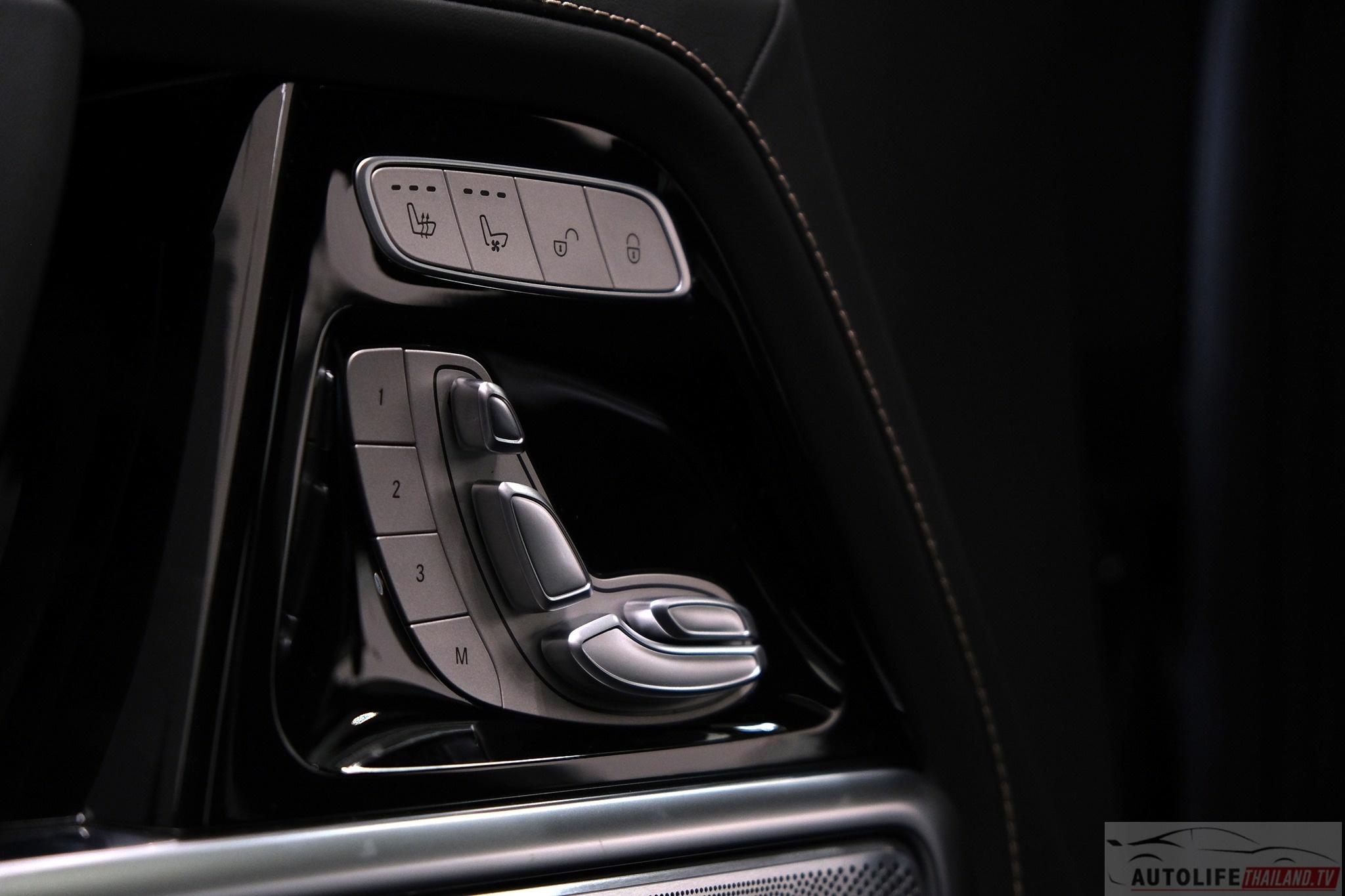 thái lan,  g63,  g63 grand edition,  g 63,  g 63 grand edition,  mercedes-benz,  mercedes,  benz,  amg,  mercedes-amg,  suv,  hiệu năng cao ảnh 17 thai lan,  g63,  g63 grand edition,  g 63,  g 63 grand edition,  mercedes-benz,  mercedes,  benz,  amg,  mercedes-amg,  suv,  hieu nang cao anh 17