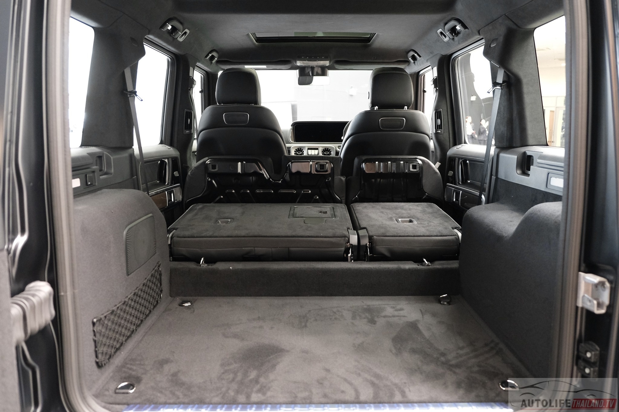 thái lan,  g63,  g63 grand edition,  g 63,  g 63 grand edition,  mercedes-benz,  mercedes,  benz,  amg,  mercedes-amg,  suv,  hiệu năng cao ảnh 16 thai lan,  g63,  g63 grand edition,  g 63,  g 63 grand edition,  mercedes-benz,  mercedes,  benz,  amg,  mercedes-amg,  suv,  hieu nang cao anh 16