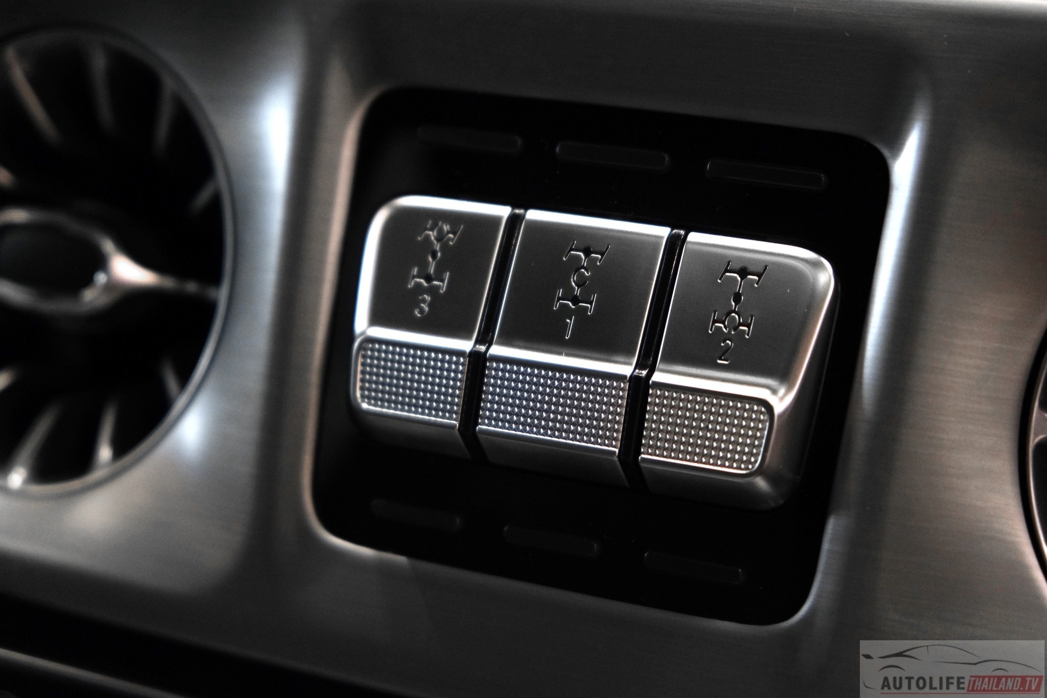 thái lan,  g63,  g63 grand edition,  g 63,  g 63 grand edition,  mercedes-benz,  mercedes,  benz,  amg,  mercedes-amg,  suv,  hiệu năng cao ảnh 23 thai lan,  g63,  g63 grand edition,  g 63,  g 63 grand edition,  mercedes-benz,  mercedes,  benz,  amg,  mercedes-amg,  suv,  hieu nang cao anh 23