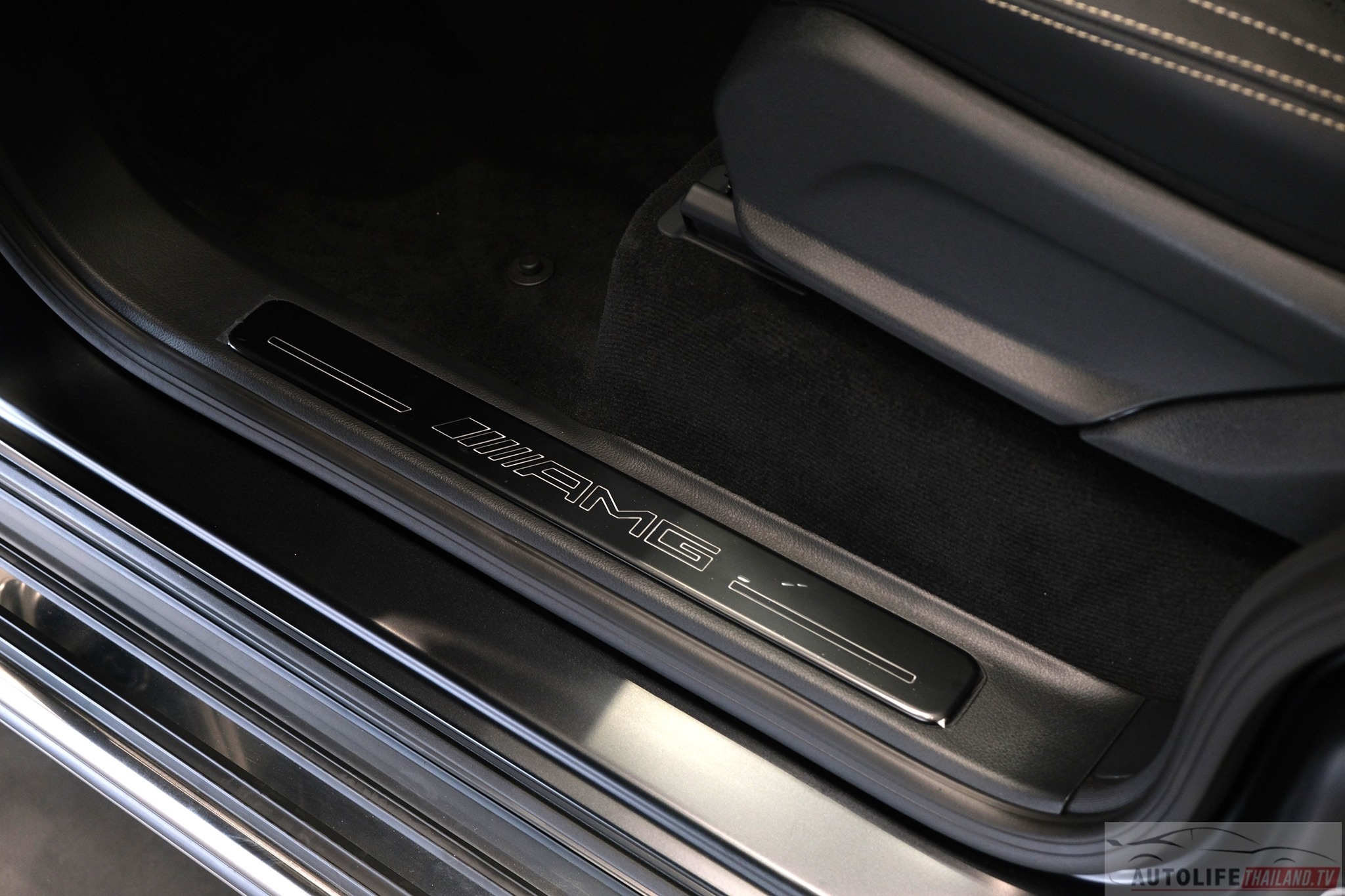 thái lan,  g63,  g63 grand edition,  g 63,  g 63 grand edition,  mercedes-benz,  mercedes,  benz,  amg,  mercedes-amg,  suv,  hiệu năng cao ảnh 14 thai lan,  g63,  g63 grand edition,  g 63,  g 63 grand edition,  mercedes-benz,  mercedes,  benz,  amg,  mercedes-amg,  suv,  hieu nang cao anh 14