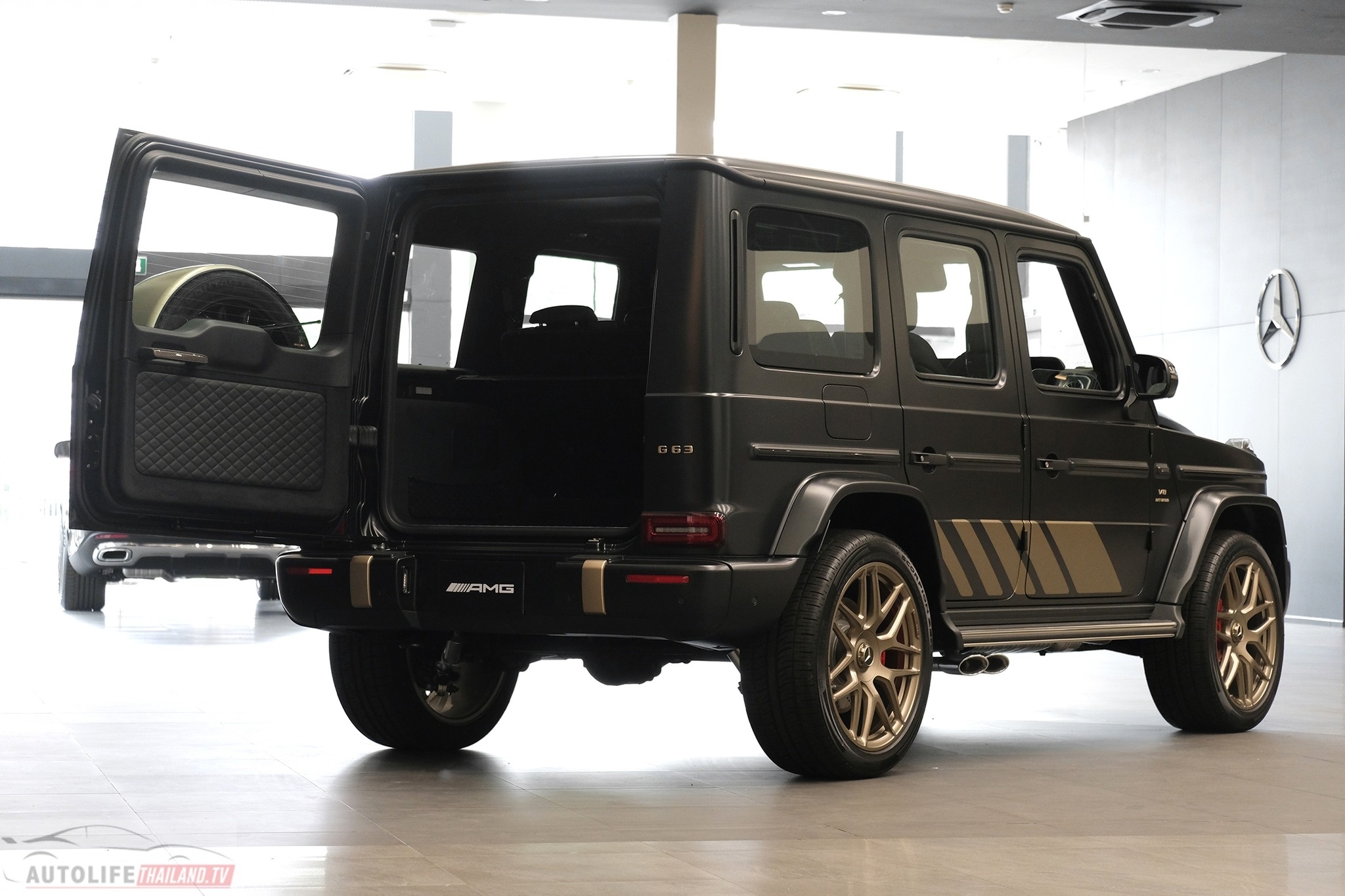 thái lan,  g63,  g63 grand edition,  g 63,  g 63 grand edition,  mercedes-benz,  mercedes,  benz,  amg,  mercedes-amg,  suv,  hiệu năng cao ảnh 26 thai lan,  g63,  g63 grand edition,  g 63,  g 63 grand edition,  mercedes-benz,  mercedes,  benz,  amg,  mercedes-amg,  suv,  hieu nang cao anh 26