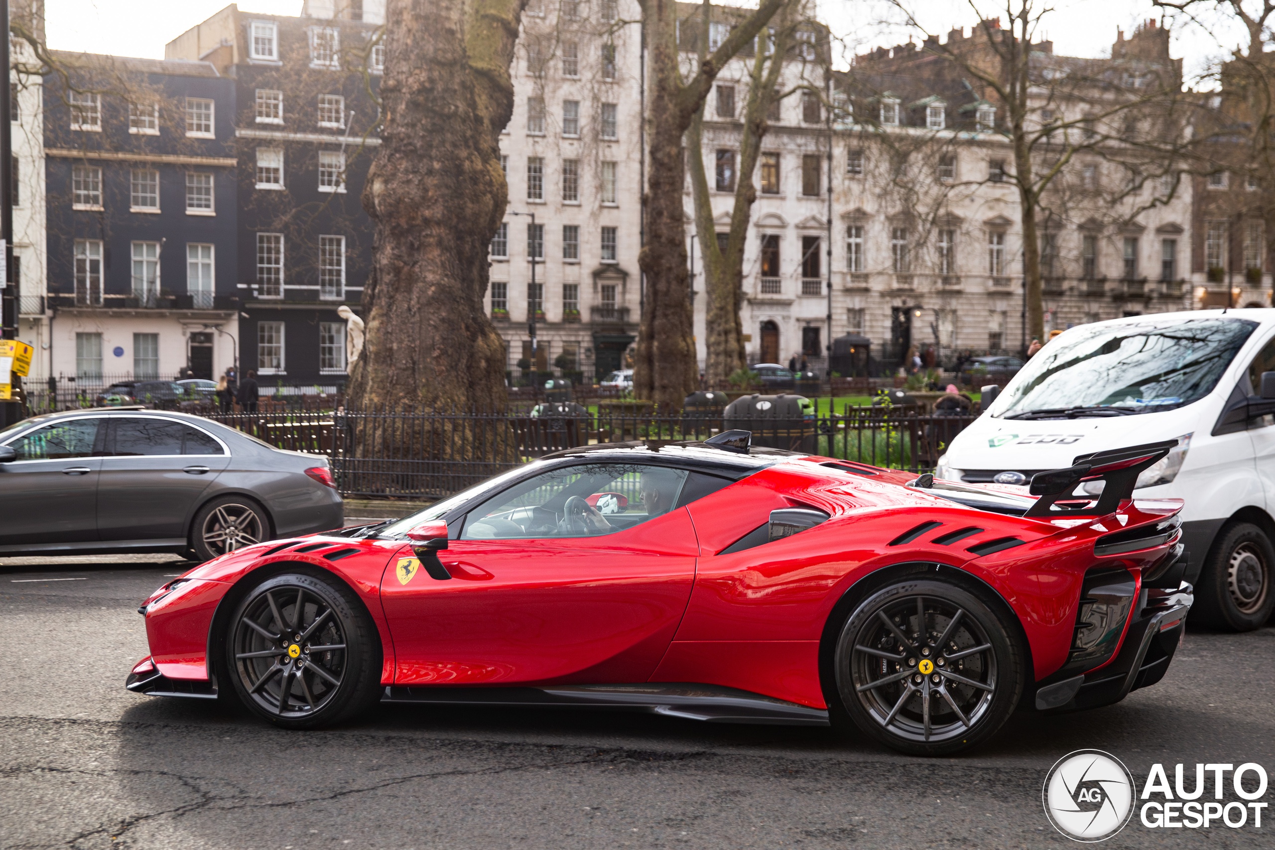 Ferrari SF90 XX Stradale,  ferrari,  sf90,  sf90 xx,  sf90 xx stradale,  sieu xe,  ban giao,  anh quoc,  luan don,  hybrid anh 2