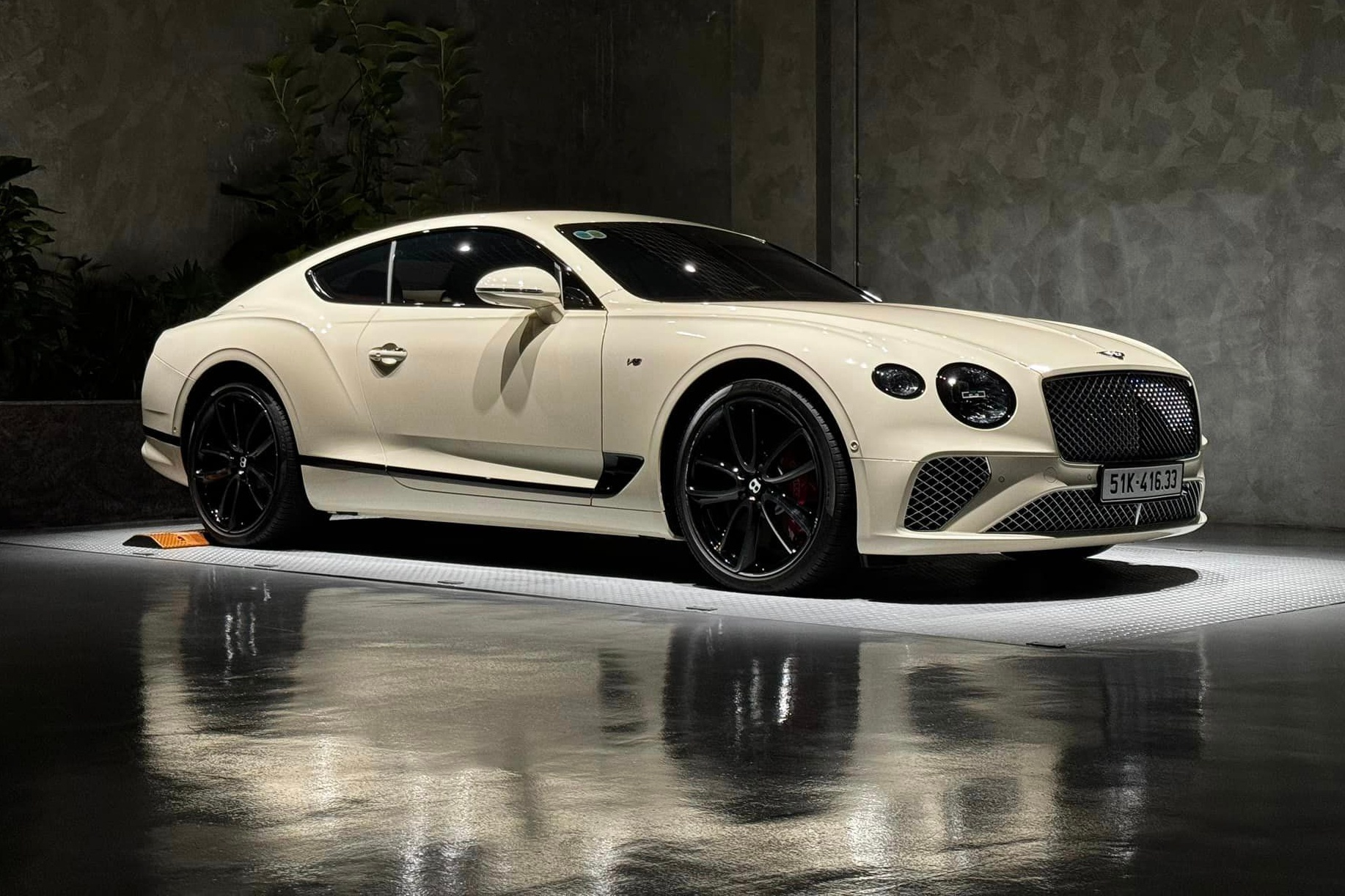 cường đô la,  nguyễn quốc cường,  siêu xe,  lamborghini,  ferrari,  mclaren,  porsche,  audi,  bmw,  mercedes,  maybach,  honda,  civic type r,  land rover,  bentley,  morgan ảnh 8 cuong do la,  nguyen quoc cuong,  sieu xe,  lamborghini,  ferrari,  mclaren,  porsche,  audi,  bmw,  mercedes,  maybach,  honda,  civic type r,  land rover,  bentley,  morgan anh 8