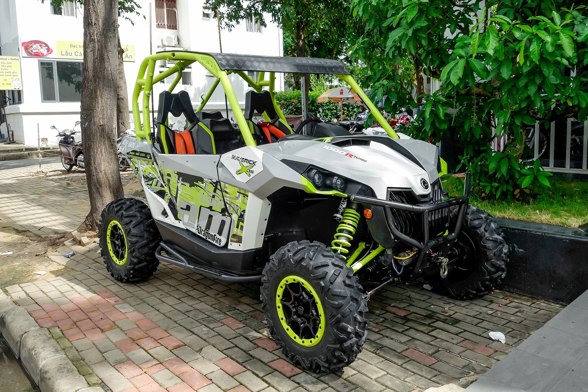 cường đô la,  nguyễn quốc cường,  siêu xe,  lamborghini,  ferrari,  mclaren,  porsche,  audi,  bmw,  mercedes,  maybach,  honda,  civic type r,  land rover,  bentley,  morgan ảnh 45 cuong do la,  nguyen quoc cuong,  sieu xe,  lamborghini,  ferrari,  mclaren,  porsche,  audi,  bmw,  mercedes,  maybach,  honda,  civic type r,  land rover,  bentley,  morgan anh 45