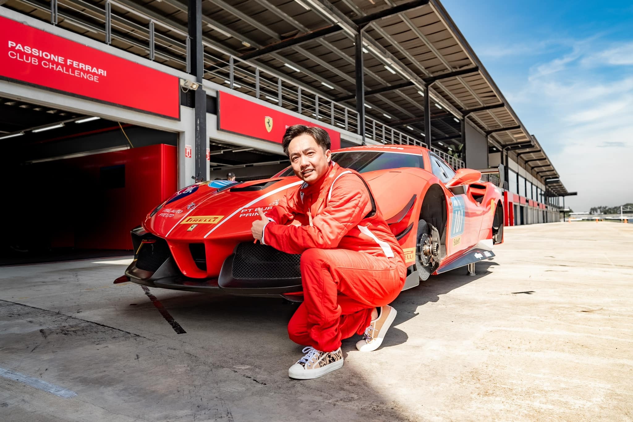 cường đô la,  nguyễn quốc cường,  siêu xe,  lamborghini,  ferrari,  mclaren,  porsche,  audi,  bmw,  mercedes,  maybach,  honda,  civic type r,  land rover,  bentley,  morgan ảnh 2 cuong do la,  nguyen quoc cuong,  sieu xe,  lamborghini,  ferrari,  mclaren,  porsche,  audi,  bmw,  mercedes,  maybach,  honda,  civic type r,  land rover,  bentley,  morgan anh 2
