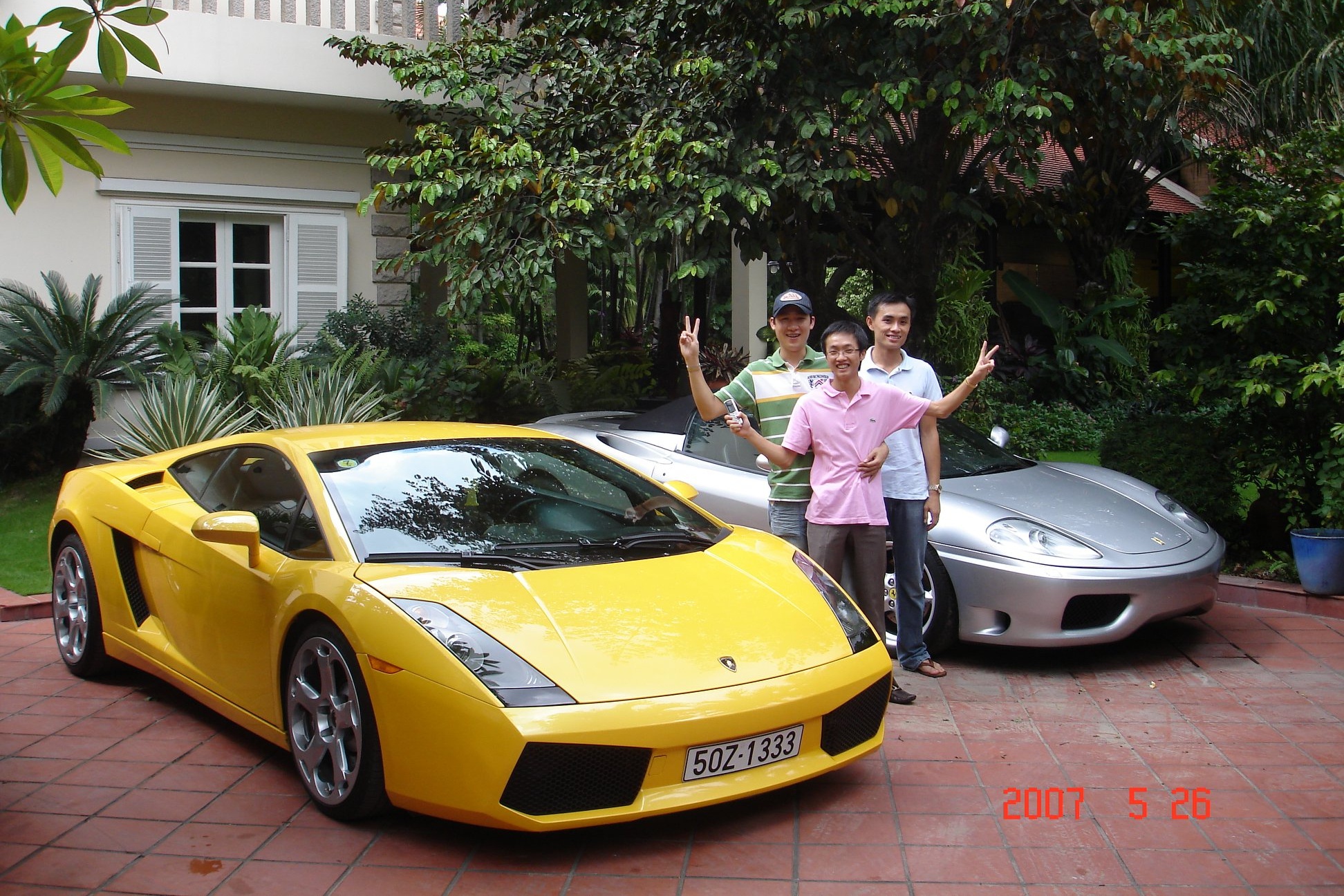 cường đô la,  nguyễn quốc cường,  siêu xe,  lamborghini,  ferrari,  mclaren,  porsche,  audi,  bmw,  mercedes,  maybach,  honda,  civic type r,  land rover,  bentley,  morgan ảnh 12 cuong do la,  nguyen quoc cuong,  sieu xe,  lamborghini,  ferrari,  mclaren,  porsche,  audi,  bmw,  mercedes,  maybach,  honda,  civic type r,  land rover,  bentley,  morgan anh 12