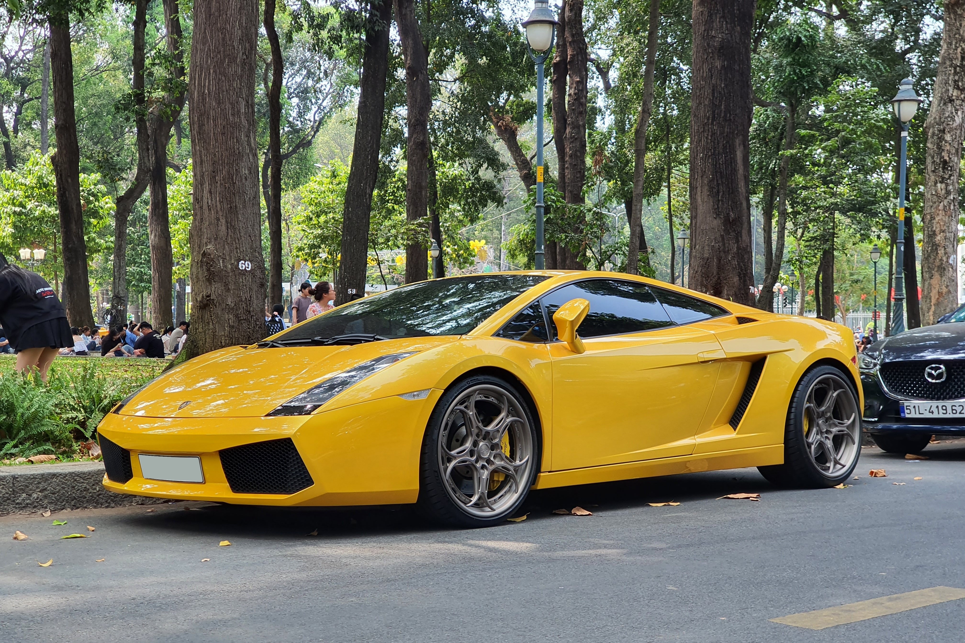 cường đô la,  nguyễn quốc cường,  siêu xe,  lamborghini,  ferrari,  mclaren,  porsche,  audi,  bmw,  mercedes,  maybach,  honda,  civic type r,  land rover,  bentley,  morgan ảnh 13 cuong do la,  nguyen quoc cuong,  sieu xe,  lamborghini,  ferrari,  mclaren,  porsche,  audi,  bmw,  mercedes,  maybach,  honda,  civic type r,  land rover,  bentley,  morgan anh 13