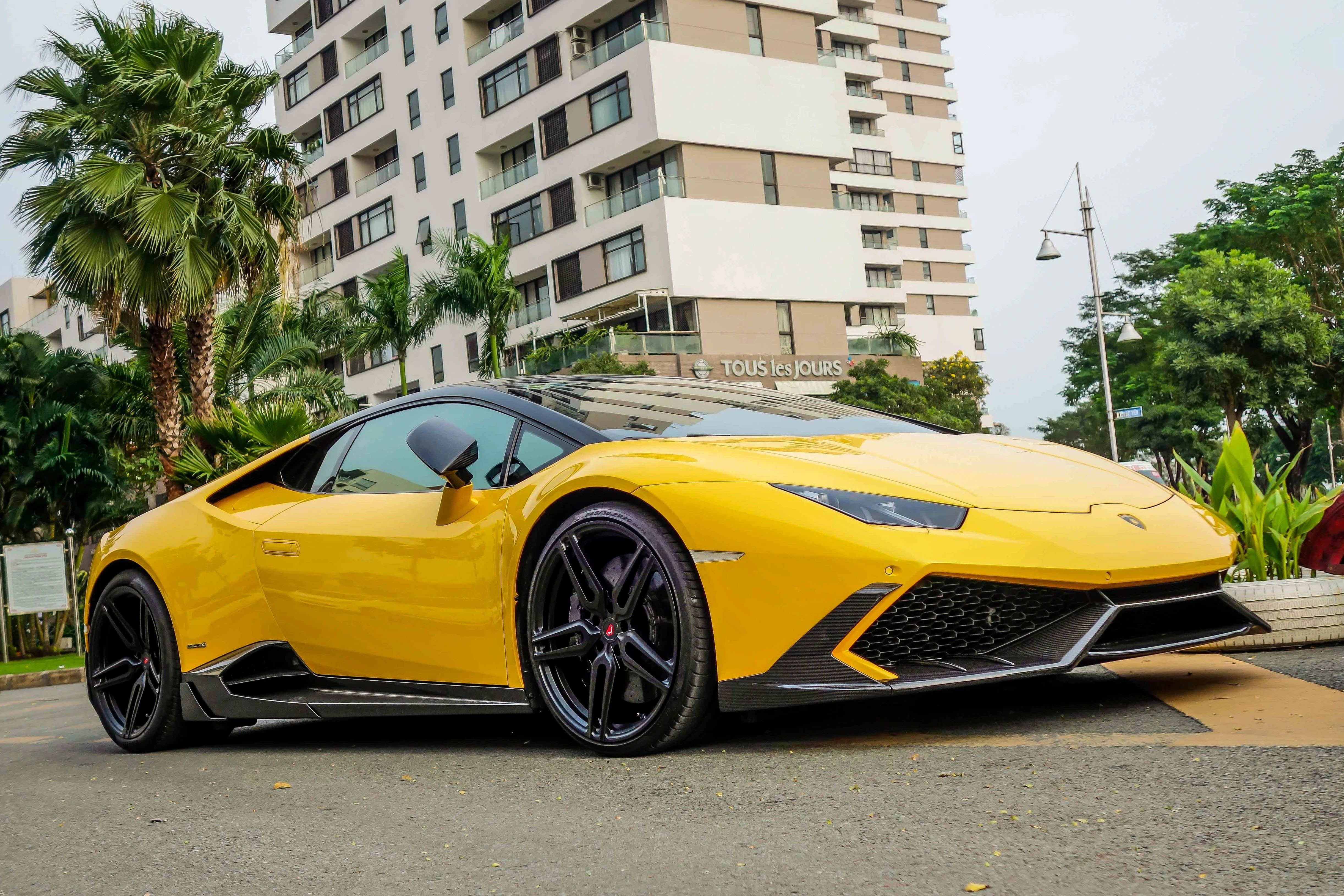 cường đô la,  nguyễn quốc cường,  siêu xe,  lamborghini,  ferrari,  mclaren,  porsche,  audi,  bmw,  mercedes,  maybach,  honda,  civic type r,  land rover,  bentley,  morgan ảnh 25 cuong do la,  nguyen quoc cuong,  sieu xe,  lamborghini,  ferrari,  mclaren,  porsche,  audi,  bmw,  mercedes,  maybach,  honda,  civic type r,  land rover,  bentley,  morgan anh 25