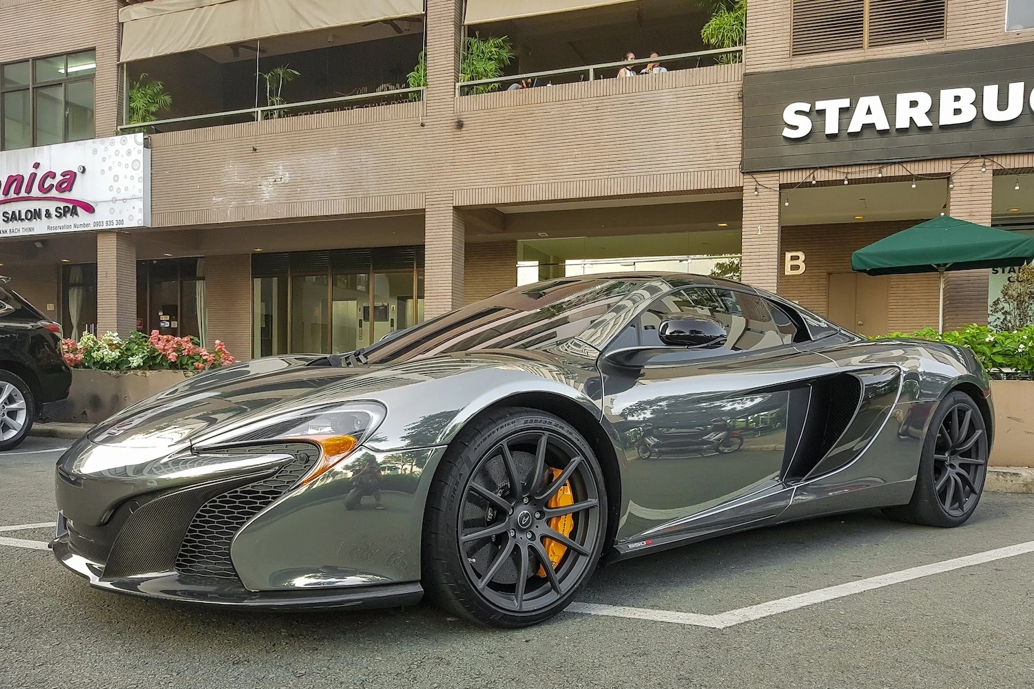 cường đô la,  nguyễn quốc cường,  siêu xe,  lamborghini,  ferrari,  mclaren,  porsche,  audi,  bmw,  mercedes,  maybach,  honda,  civic type r,  land rover,  bentley,  morgan ảnh 43 cuong do la,  nguyen quoc cuong,  sieu xe,  lamborghini,  ferrari,  mclaren,  porsche,  audi,  bmw,  mercedes,  maybach,  honda,  civic type r,  land rover,  bentley,  morgan anh 43