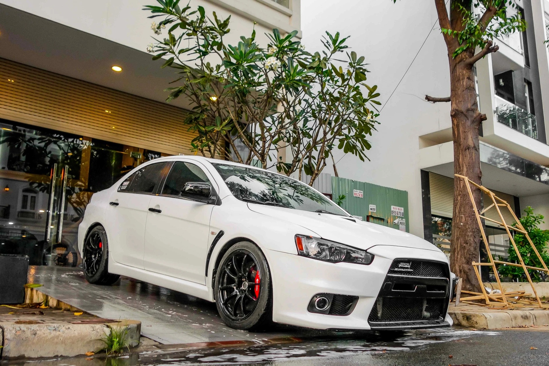 cường đô la,  nguyễn quốc cường,  siêu xe,  lamborghini,  ferrari,  mclaren,  porsche,  audi,  bmw,  mercedes,  maybach,  honda,  civic type r,  land rover,  bentley,  morgan ảnh 22 cuong do la,  nguyen quoc cuong,  sieu xe,  lamborghini,  ferrari,  mclaren,  porsche,  audi,  bmw,  mercedes,  maybach,  honda,  civic type r,  land rover,  bentley,  morgan anh 22