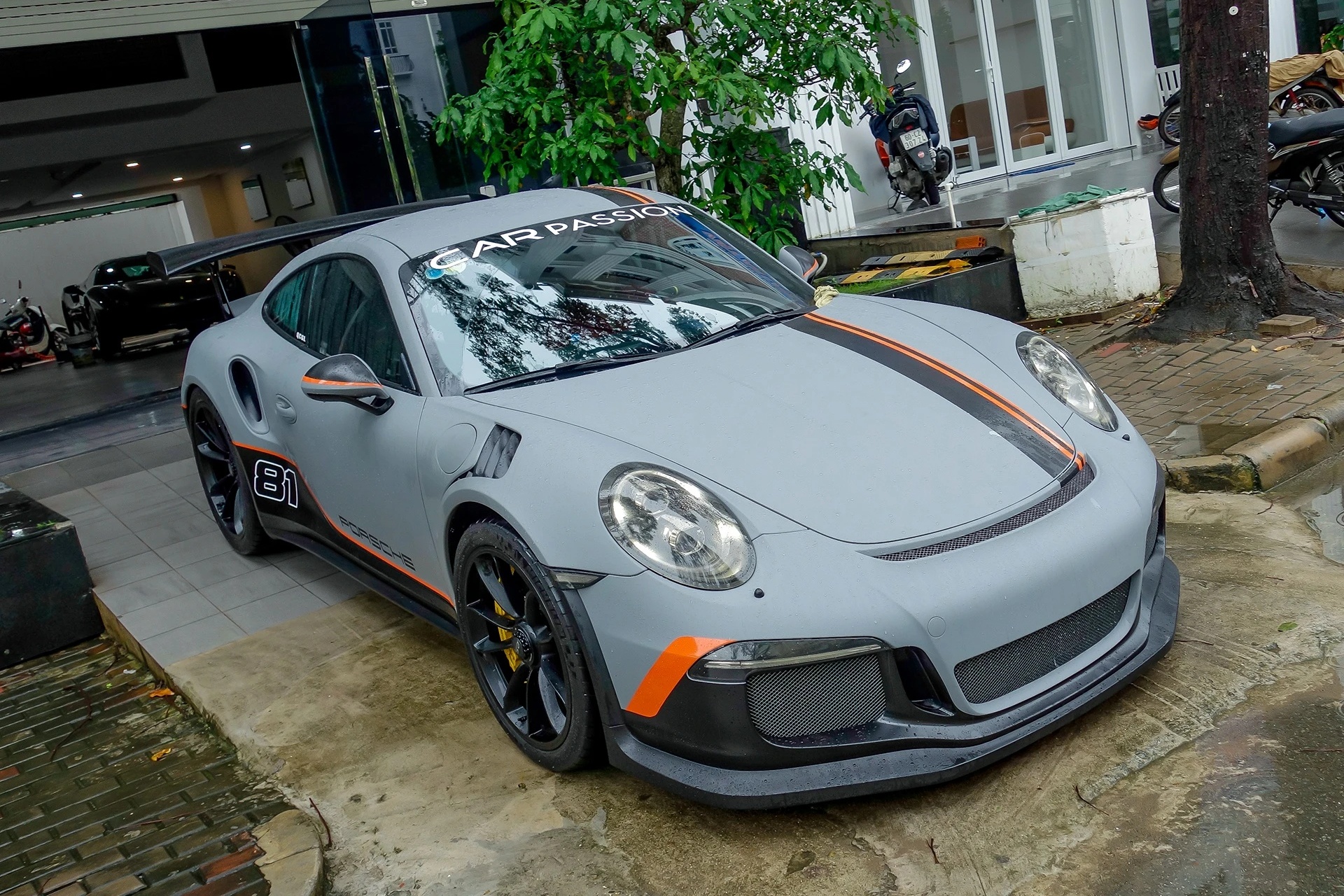 cường đô la,  nguyễn quốc cường,  siêu xe,  lamborghini,  ferrari,  mclaren,  porsche,  audi,  bmw,  mercedes,  maybach,  honda,  civic type r,  land rover,  bentley,  morgan ảnh 35 cuong do la,  nguyen quoc cuong,  sieu xe,  lamborghini,  ferrari,  mclaren,  porsche,  audi,  bmw,  mercedes,  maybach,  honda,  civic type r,  land rover,  bentley,  morgan anh 35