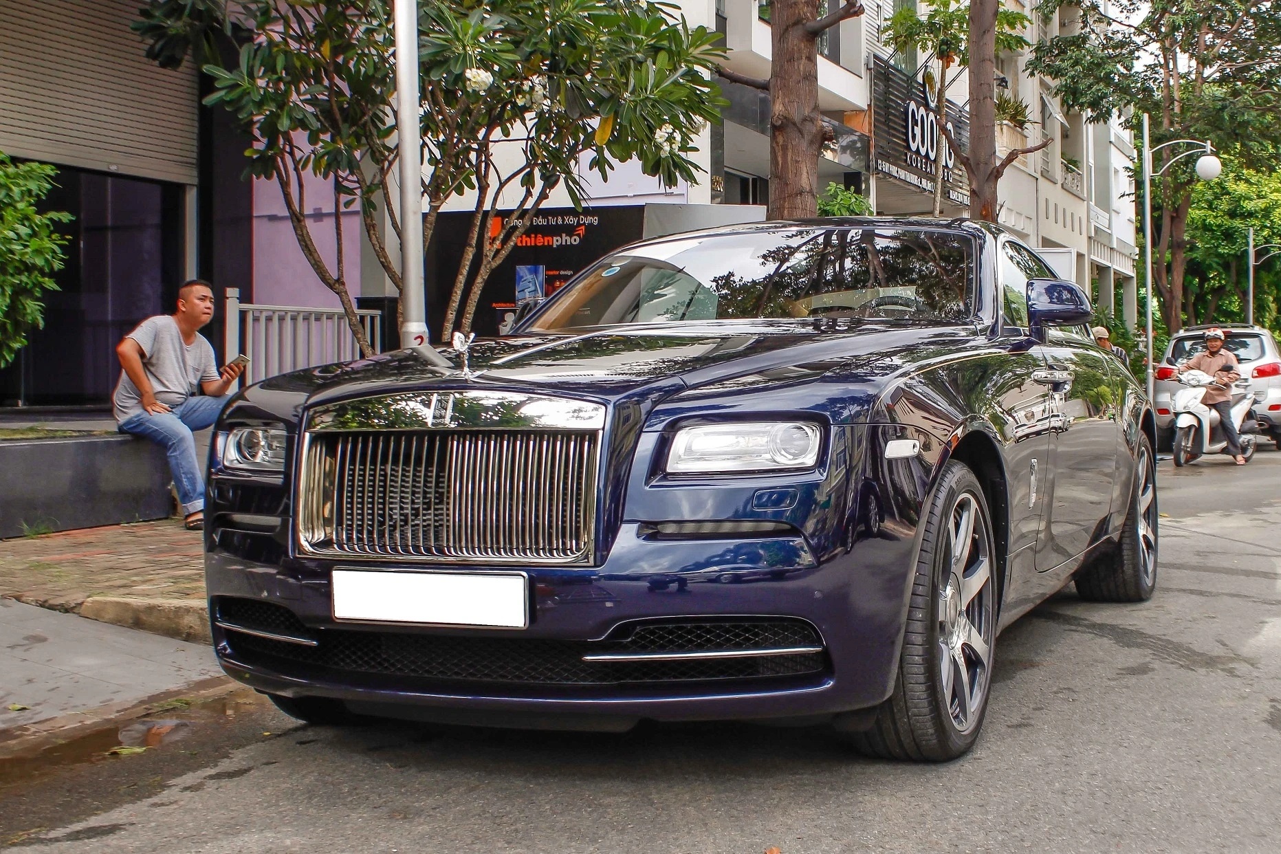 cường đô la,  nguyễn quốc cường,  siêu xe,  lamborghini,  ferrari,  mclaren,  porsche,  audi,  bmw,  mercedes,  maybach,  honda,  civic type r,  land rover,  bentley,  morgan ảnh 27 cuong do la,  nguyen quoc cuong,  sieu xe,  lamborghini,  ferrari,  mclaren,  porsche,  audi,  bmw,  mercedes,  maybach,  honda,  civic type r,  land rover,  bentley,  morgan anh 27