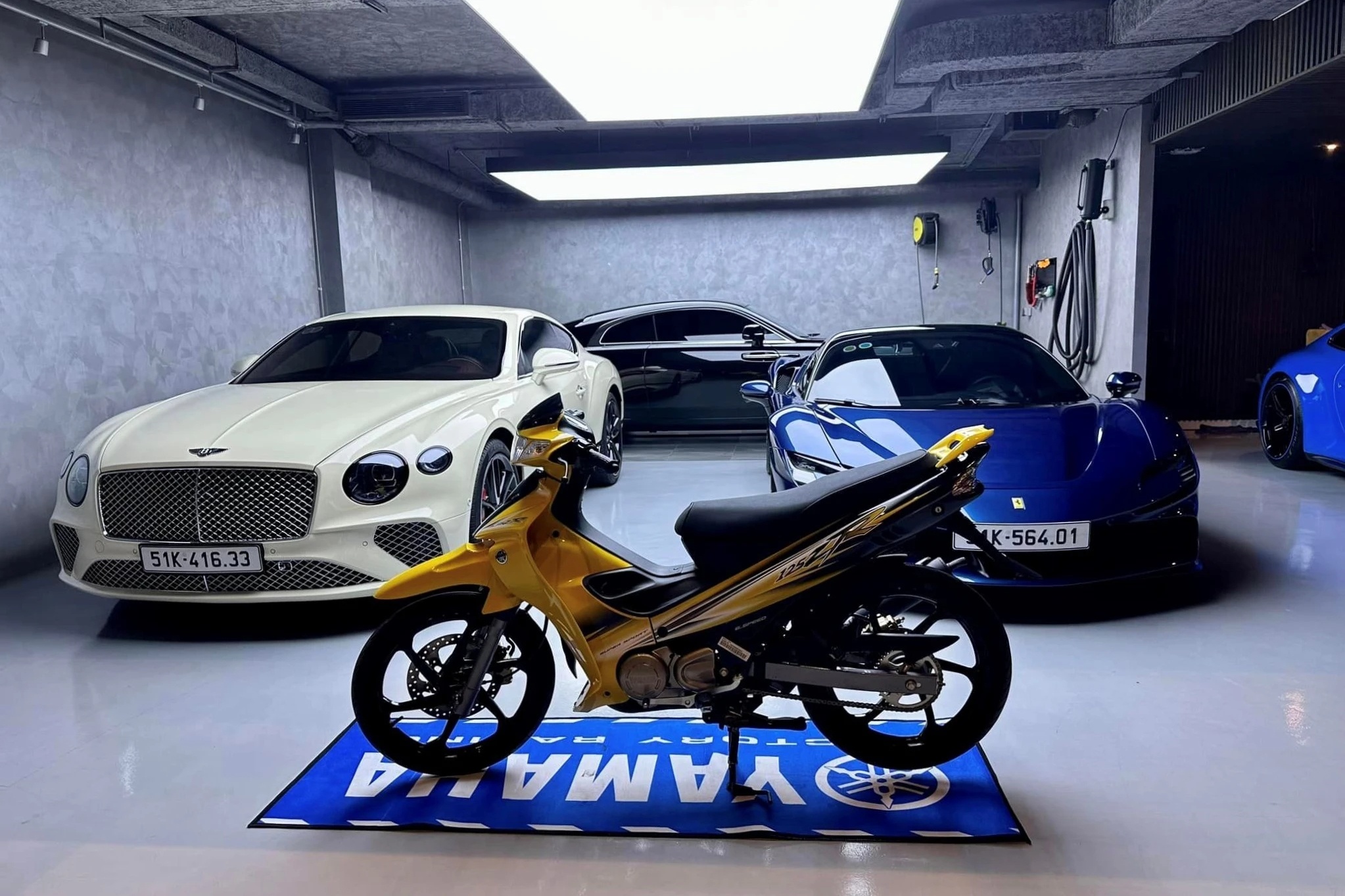 cường đô la,  nguyễn quốc cường,  siêu xe,  lamborghini,  ferrari,  mclaren,  porsche,  audi,  bmw,  mercedes,  maybach,  honda,  civic type r,  land rover,  bentley,  morgan ảnh 10 cuong do la,  nguyen quoc cuong,  sieu xe,  lamborghini,  ferrari,  mclaren,  porsche,  audi,  bmw,  mercedes,  maybach,  honda,  civic type r,  land rover,  bentley,  morgan anh 10