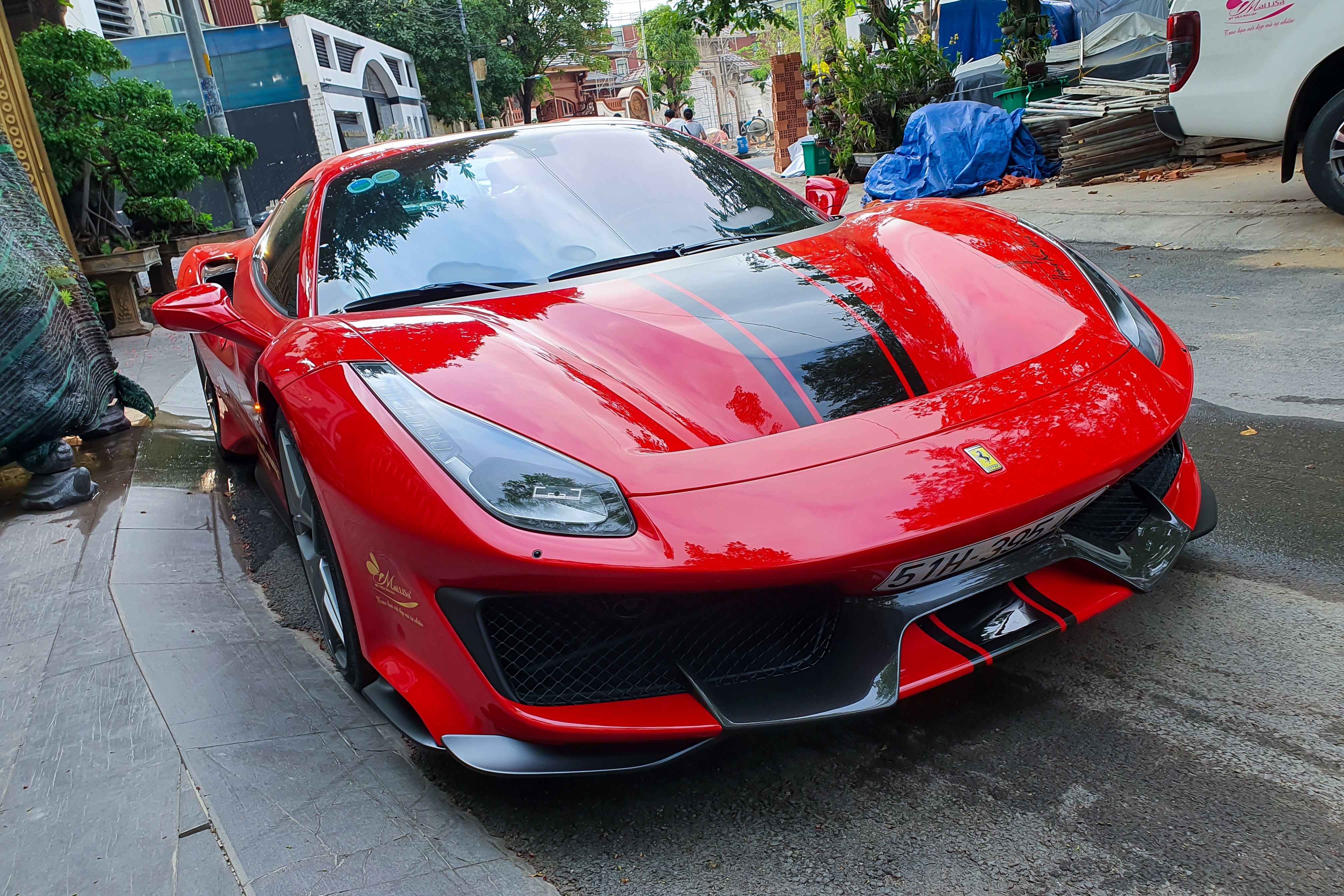 hoang kim khanh,  sieu xe,  ferrari,  lamborghini,  morgan,  porsche,  aston martin,  bentley,  cadillac anh 4