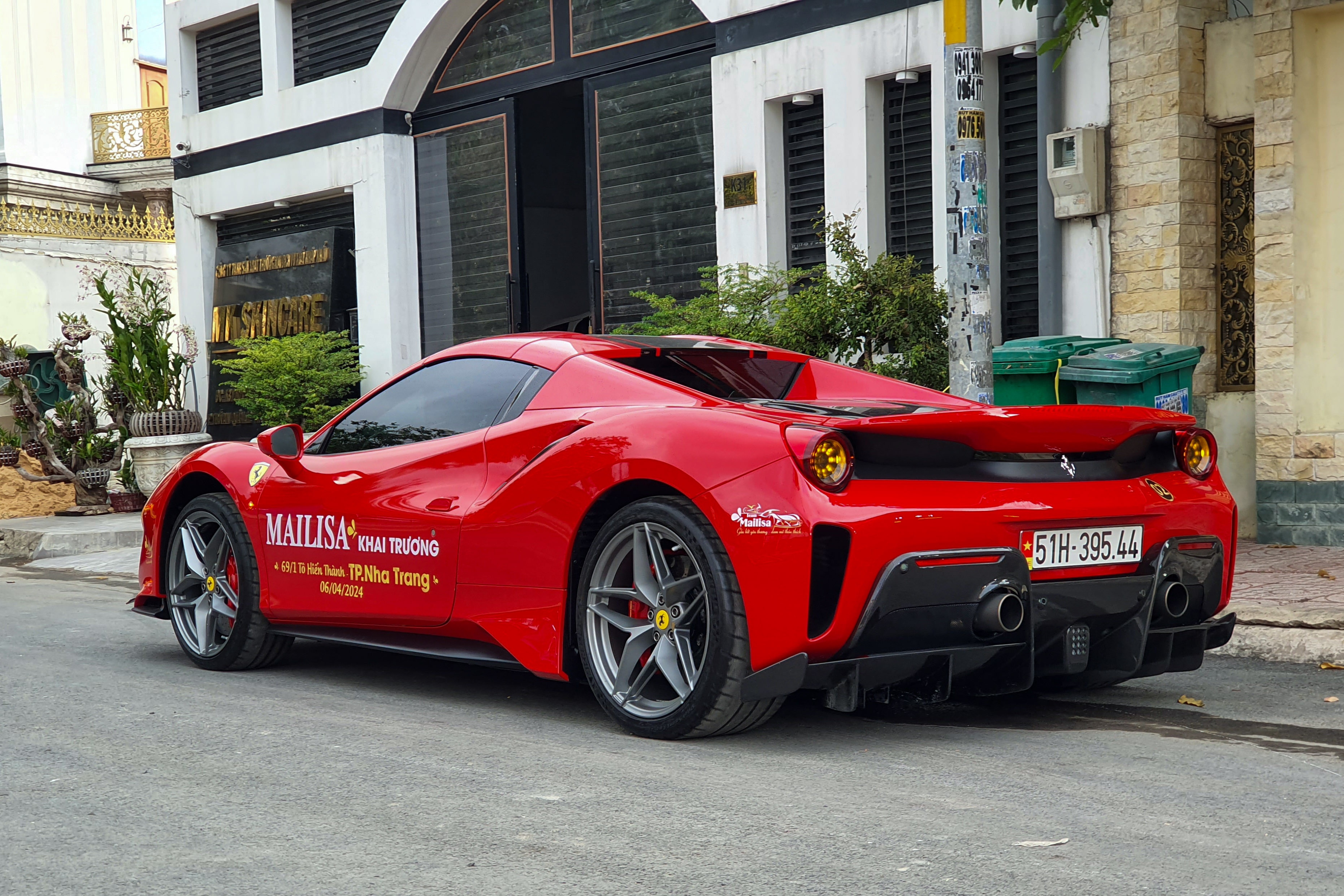 hoang kim khanh,  sieu xe,  ferrari,  lamborghini,  morgan,  porsche,  aston martin,  bentley,  cadillac anh 5