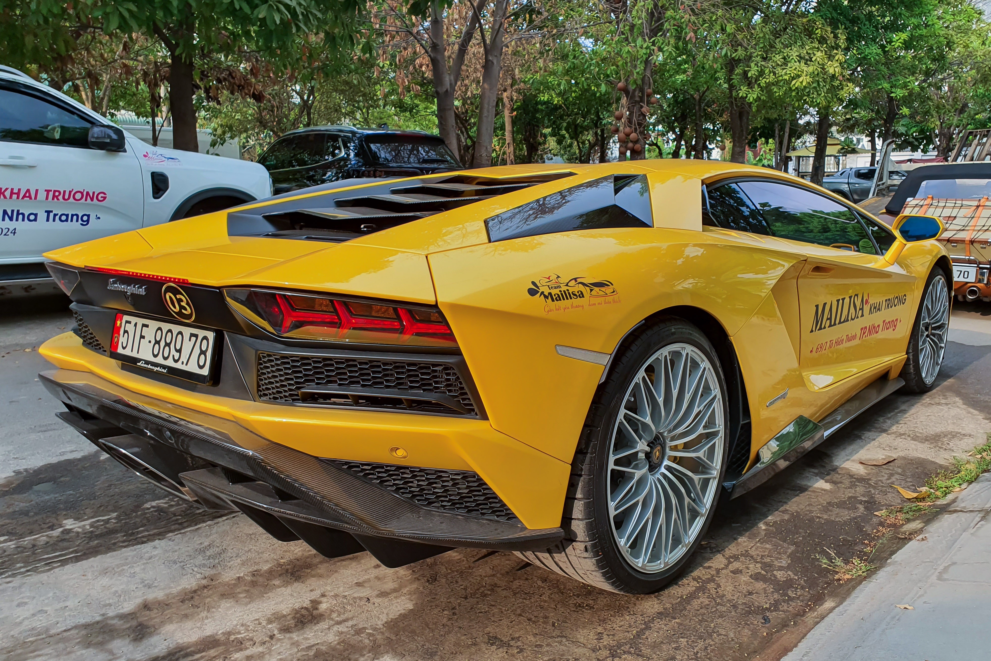 hoang kim khanh,  sieu xe,  ferrari,  lamborghini,  morgan,  porsche,  aston martin,  bentley,  cadillac anh 7