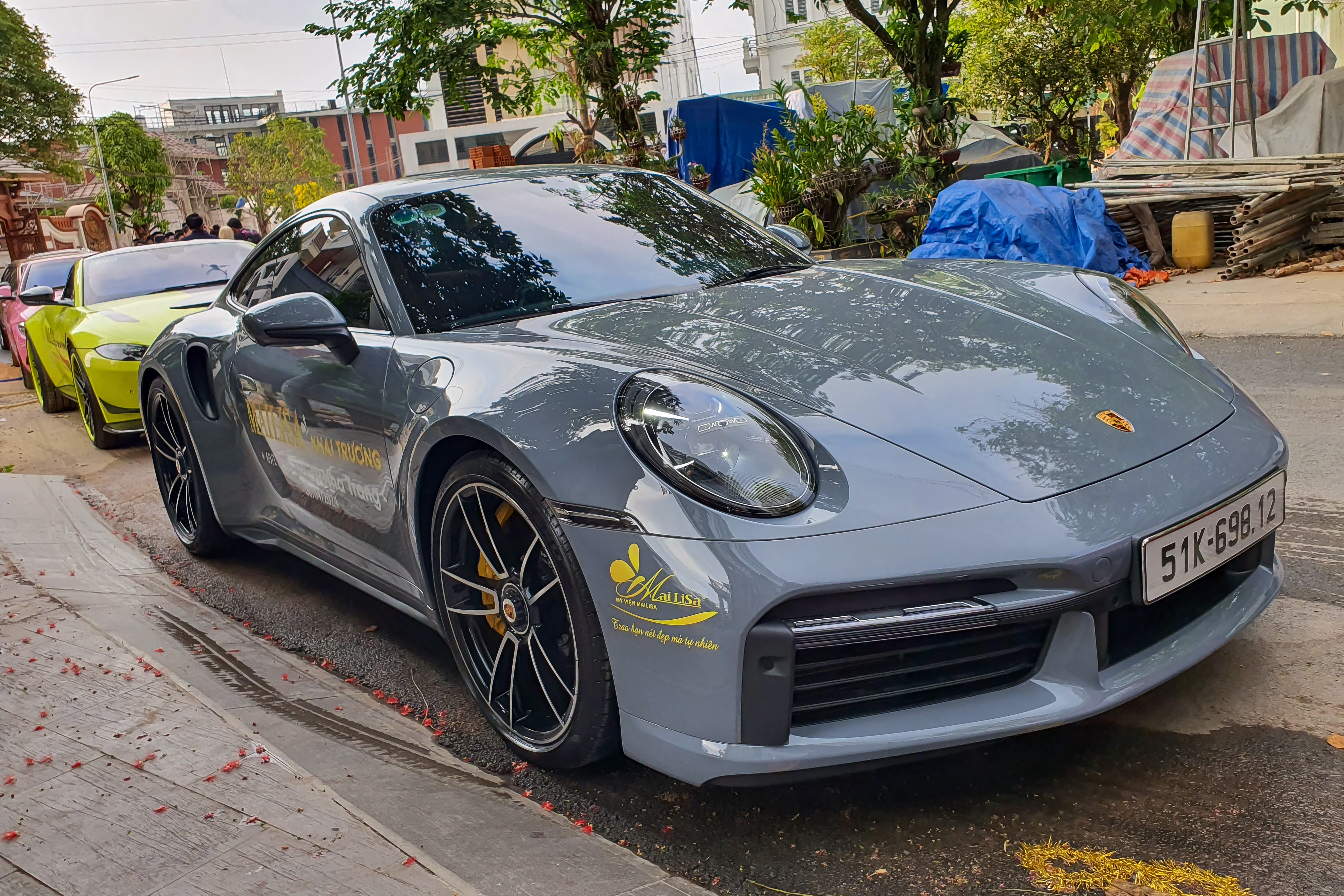 hoang kim khanh,  sieu xe,  ferrari,  lamborghini,  morgan,  porsche,  aston martin,  bentley,  cadillac anh 8