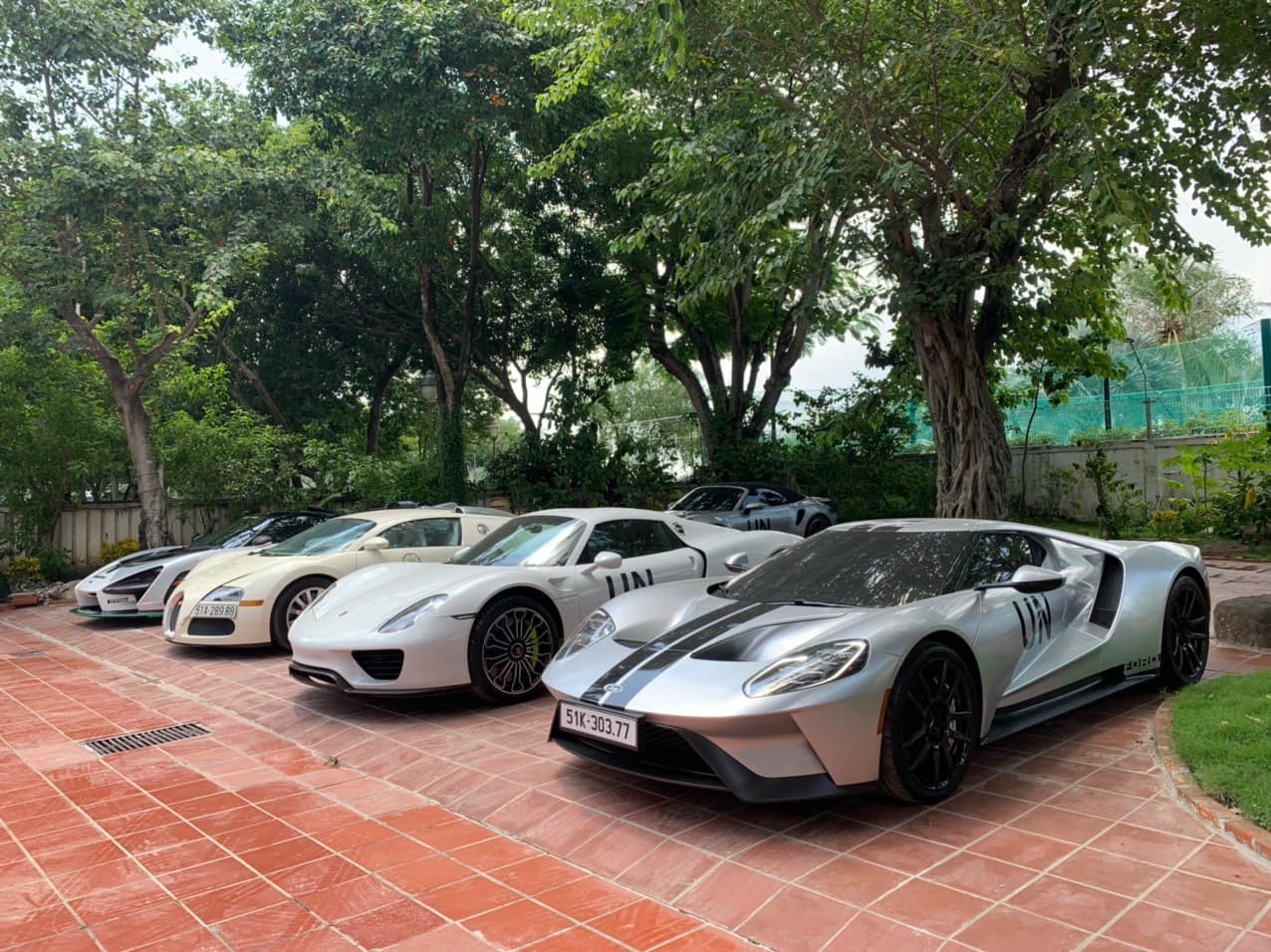 gumball 3000,  cuong do la,  nguyen quoc cuong,  dang le nguyen vu,  sieu xe,  campuchia,  bugatti,  mclaren,  lamborghini,  ferrari anh 10