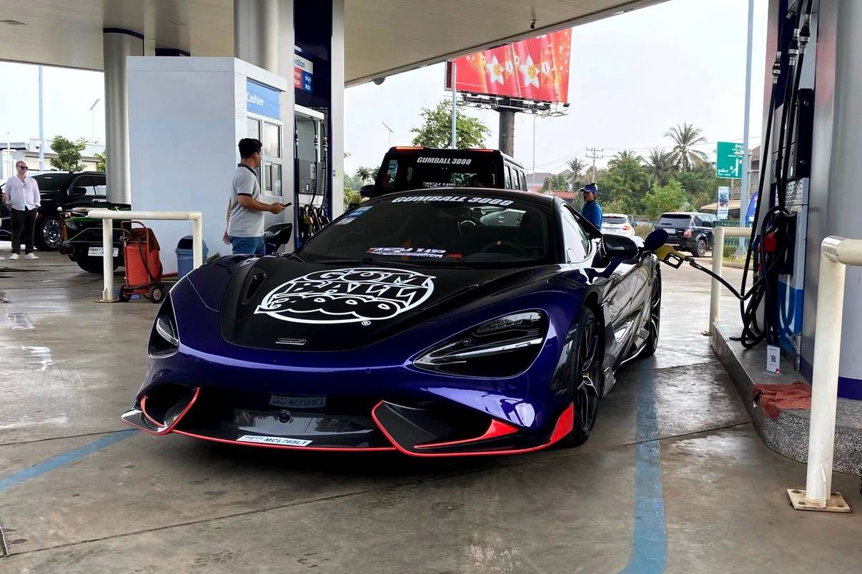 gumball 3000,  cuong do la,  nguyen quoc cuong,  dang le nguyen vu,  sieu xe,  campuchia,  bugatti,  mclaren,  lamborghini,  ferrari anh 1