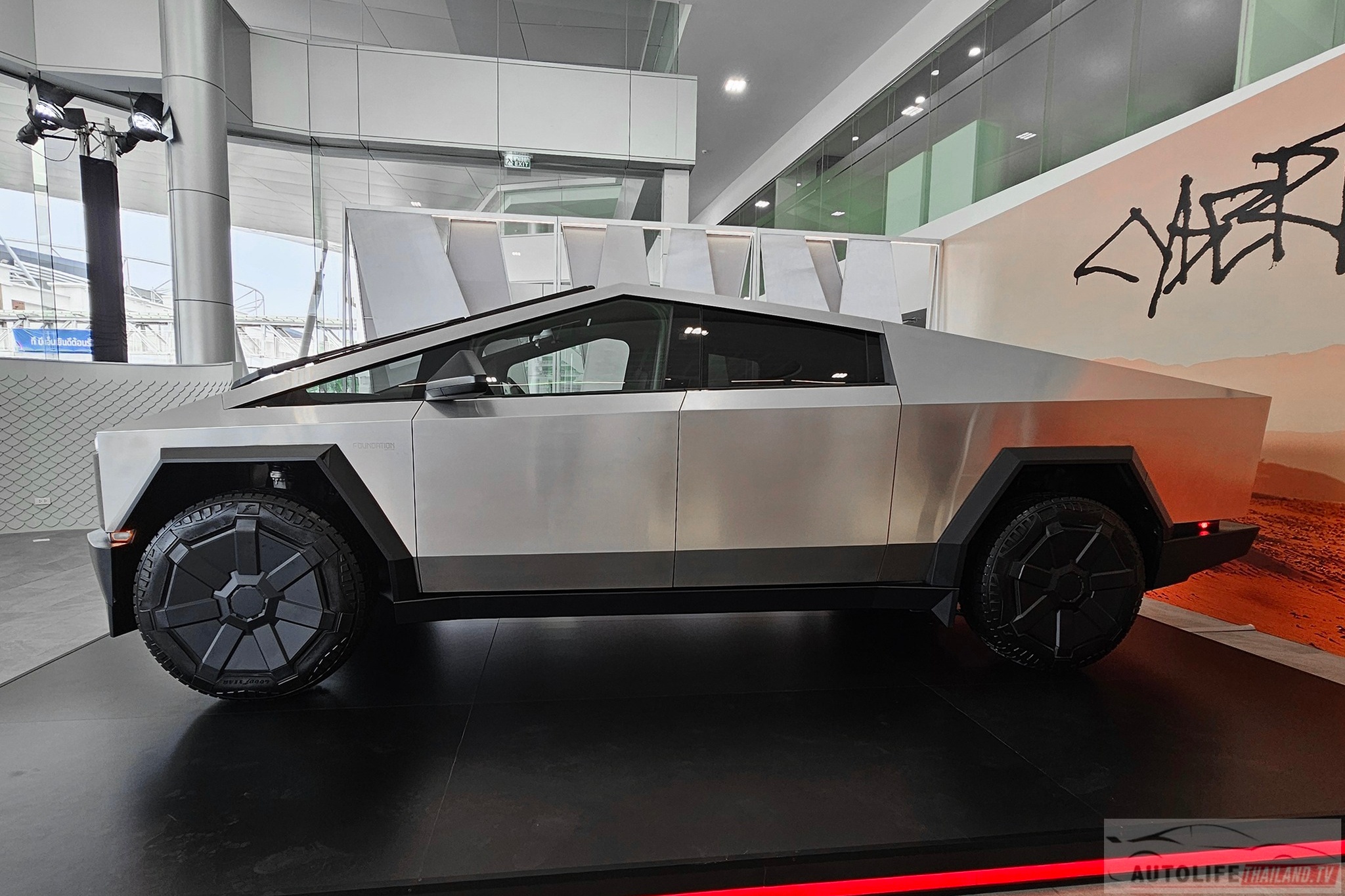 tesla,  cybertruck,  bán tải,  bán tải điện,  xe điện,  ev,  tesla cybertruck ảnh 14 tesla,  cybertruck,  ban tai,  ban tai dien,  xe dien,  ev,  tesla cybertruck anh 14