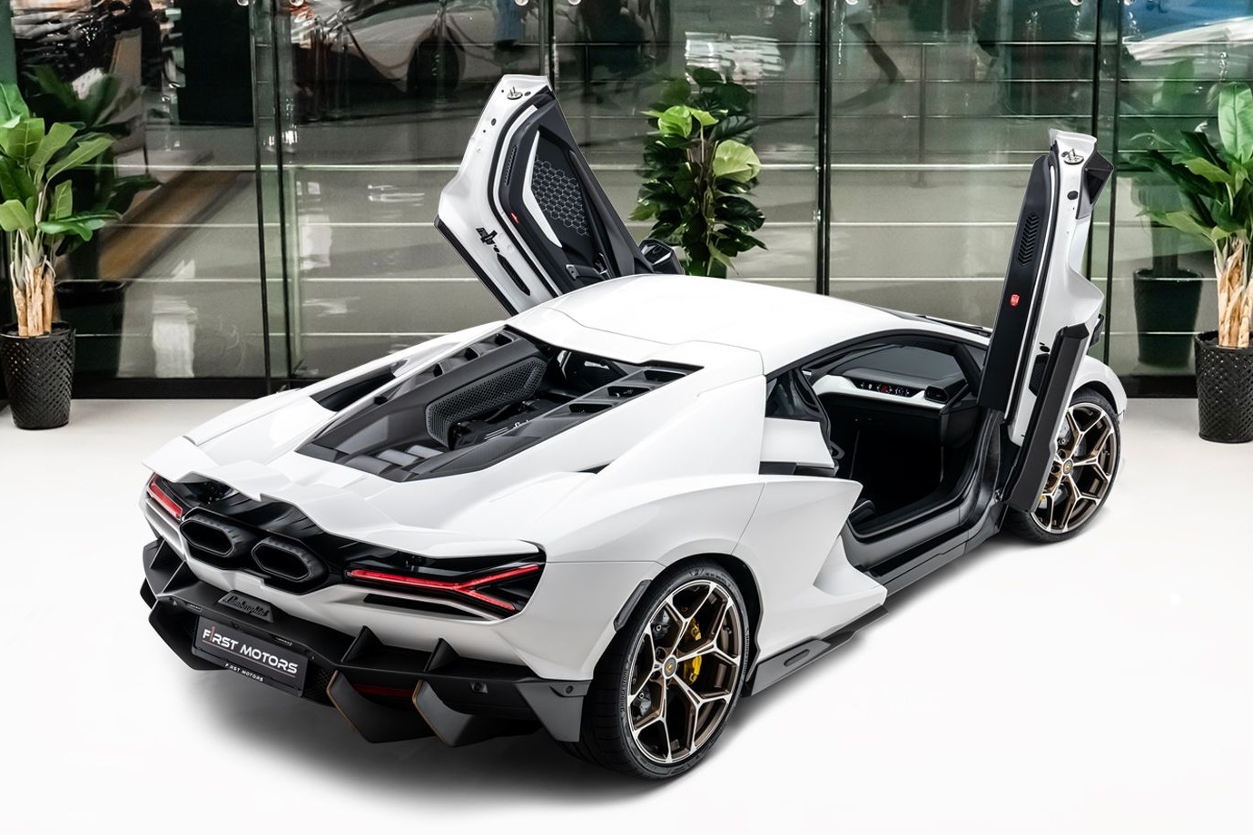 sieu xe,  uae,  lamborghini,  revuelto,  hybrid,  lamborghini revuelto anh 2