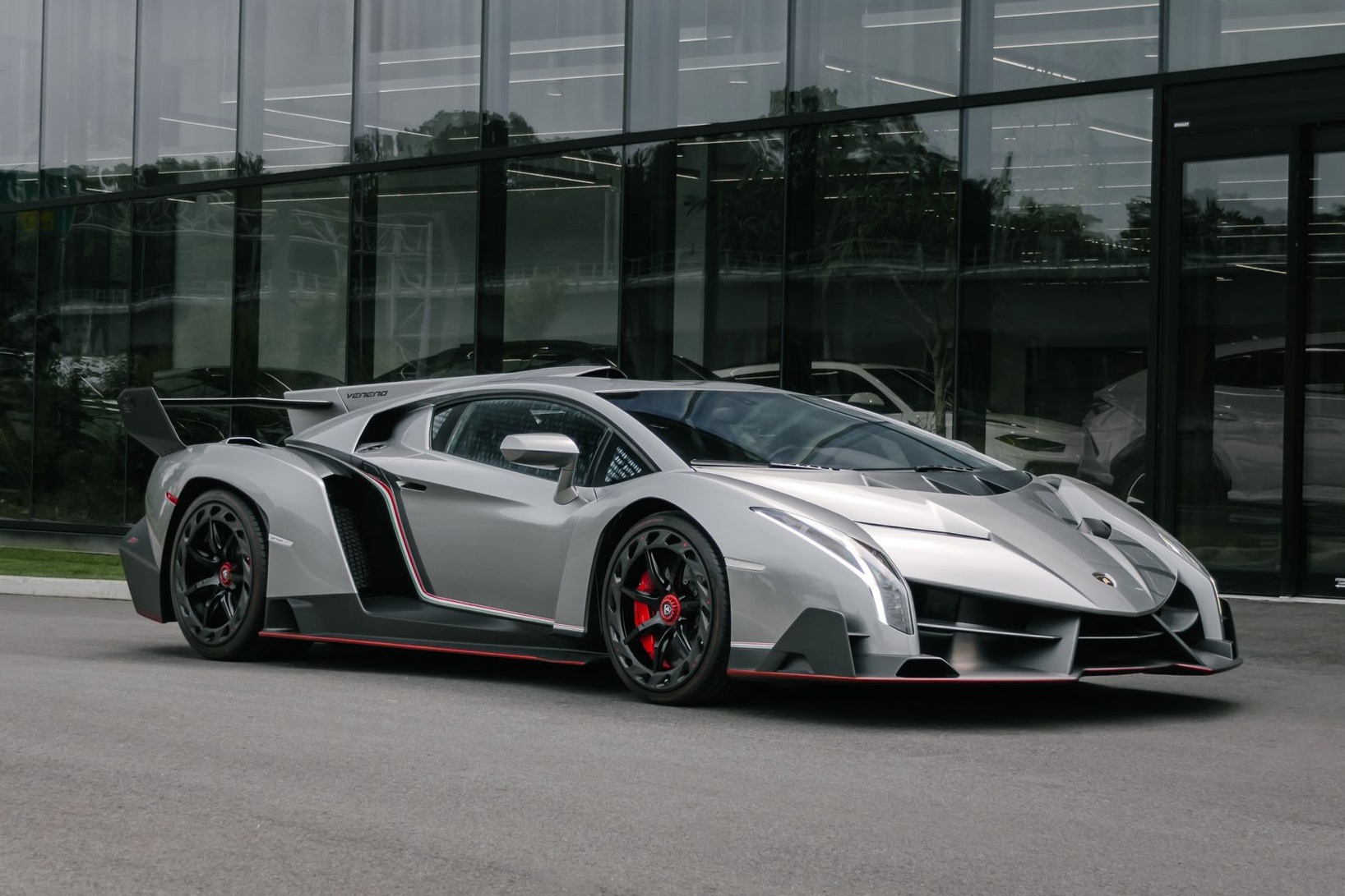 Sieu xe Lamborghini Veneno hang hiem duoc rao ban tai Canada hinh anh