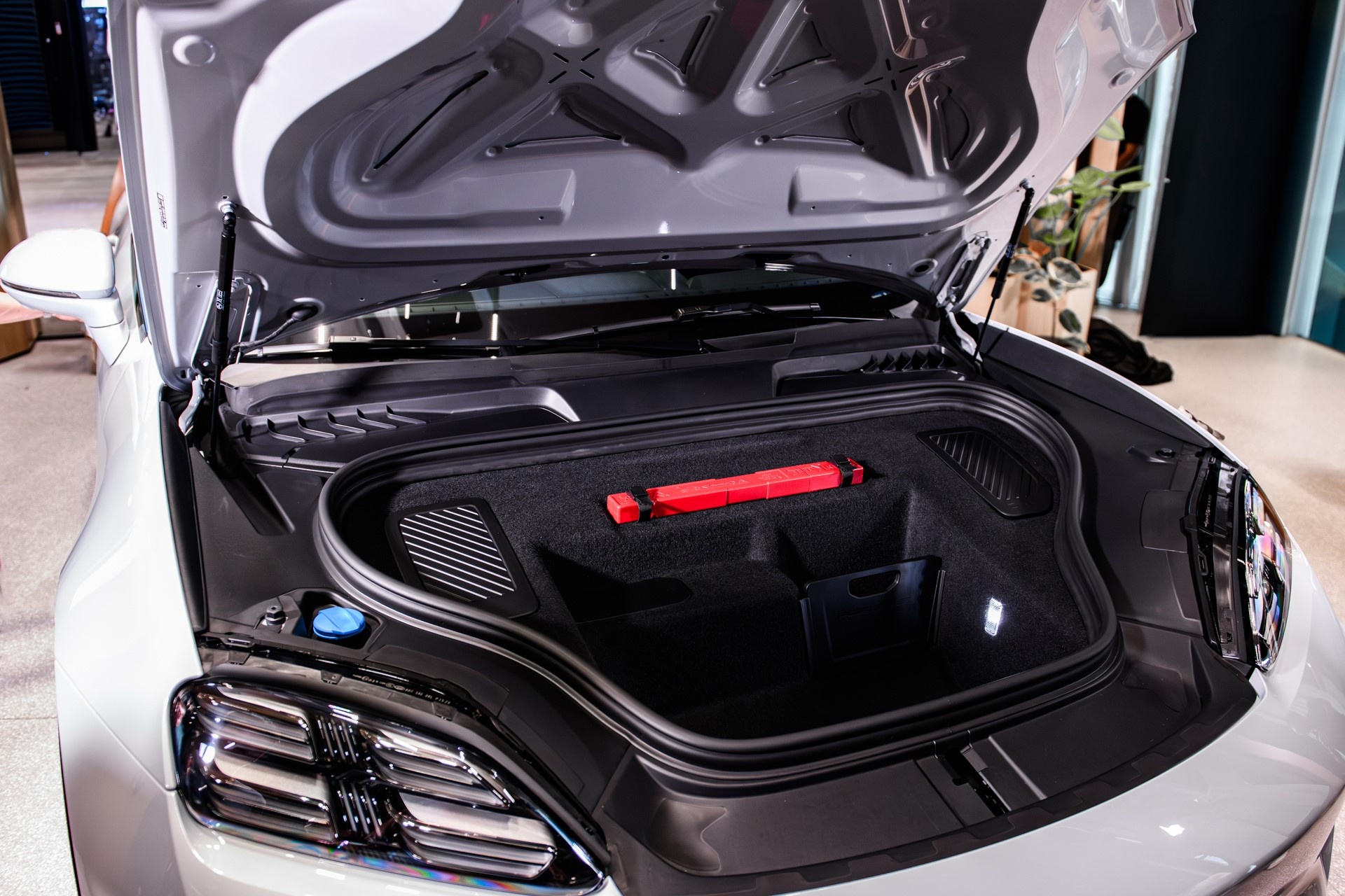 porsche, macan, macan ev, macan electric, macan thuần điện, xe điện, ev, porsche macan ev, porsche macan electric, porsche việt nam ảnh 9 porsche, macan, macan ev, macan electric, macan thuan dien, xe dien, ev, porsche macan ev, porsche macan electric, porsche viet nam anh 9