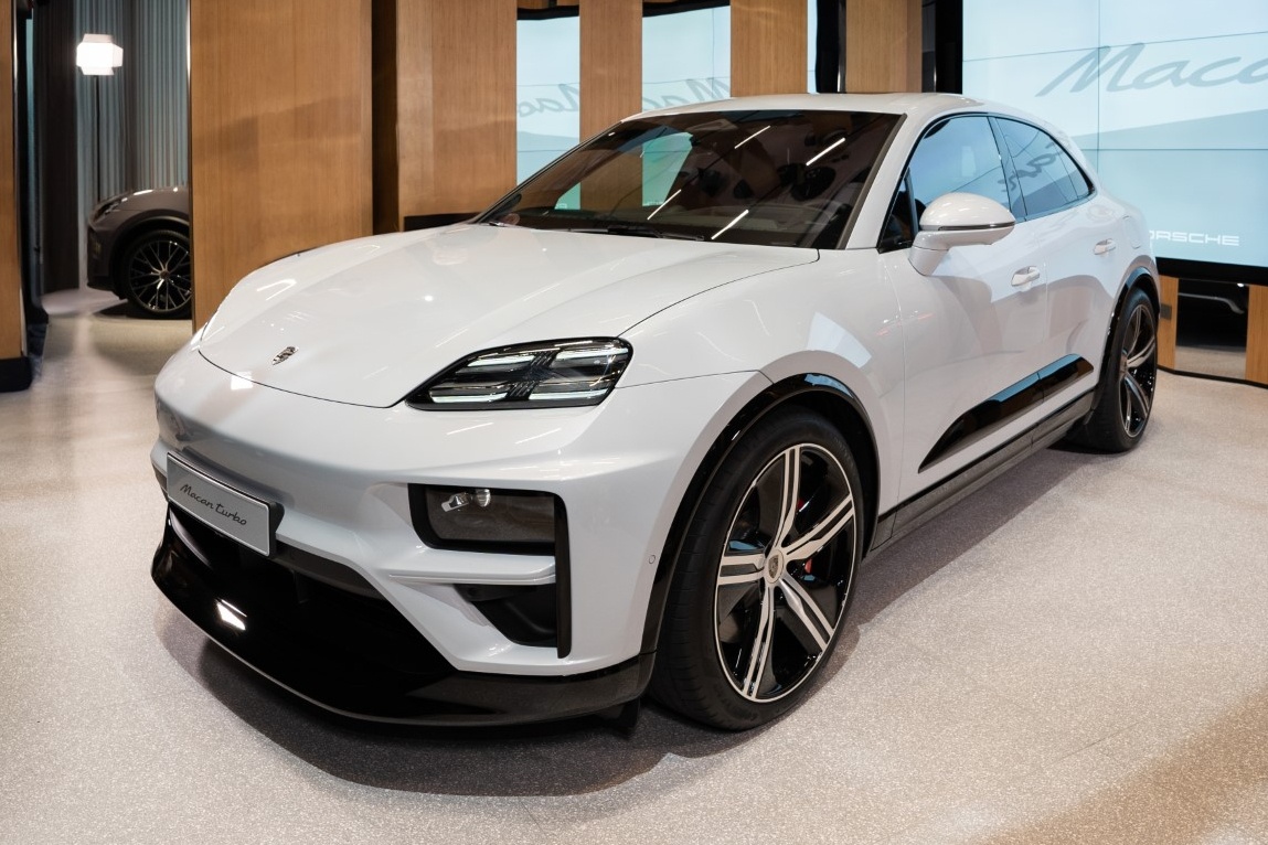Porsche Macan thuan dien lo gia ban tai Viet Nam hinh anh