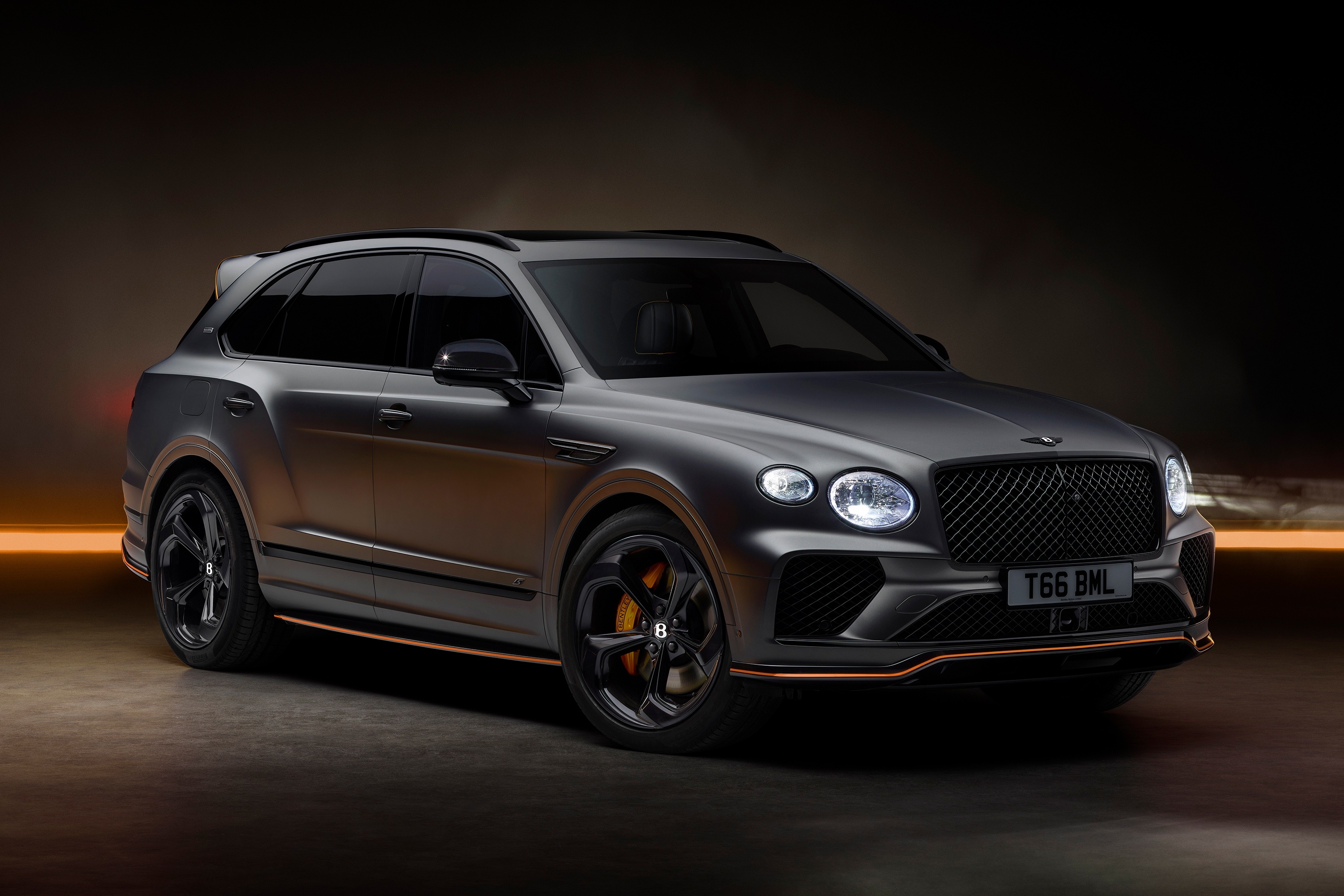 Bentley Bentayga S manh me hon voi phien ban Black Edition hinh anh